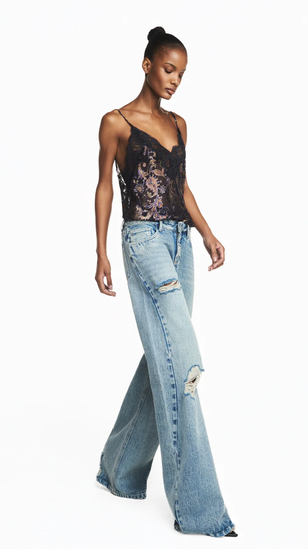 Calça Jeans Flare Rasgos Cintura Baixa Costura Lateral