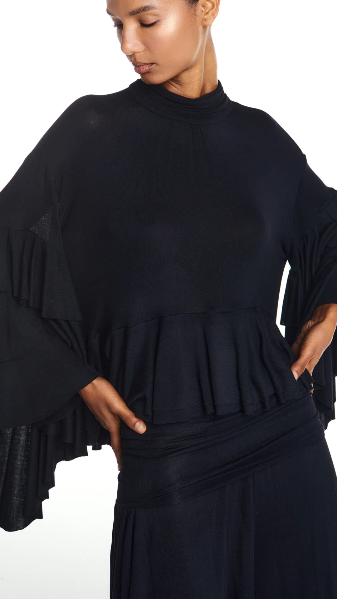 Blusa Gola Alta Babados Preta