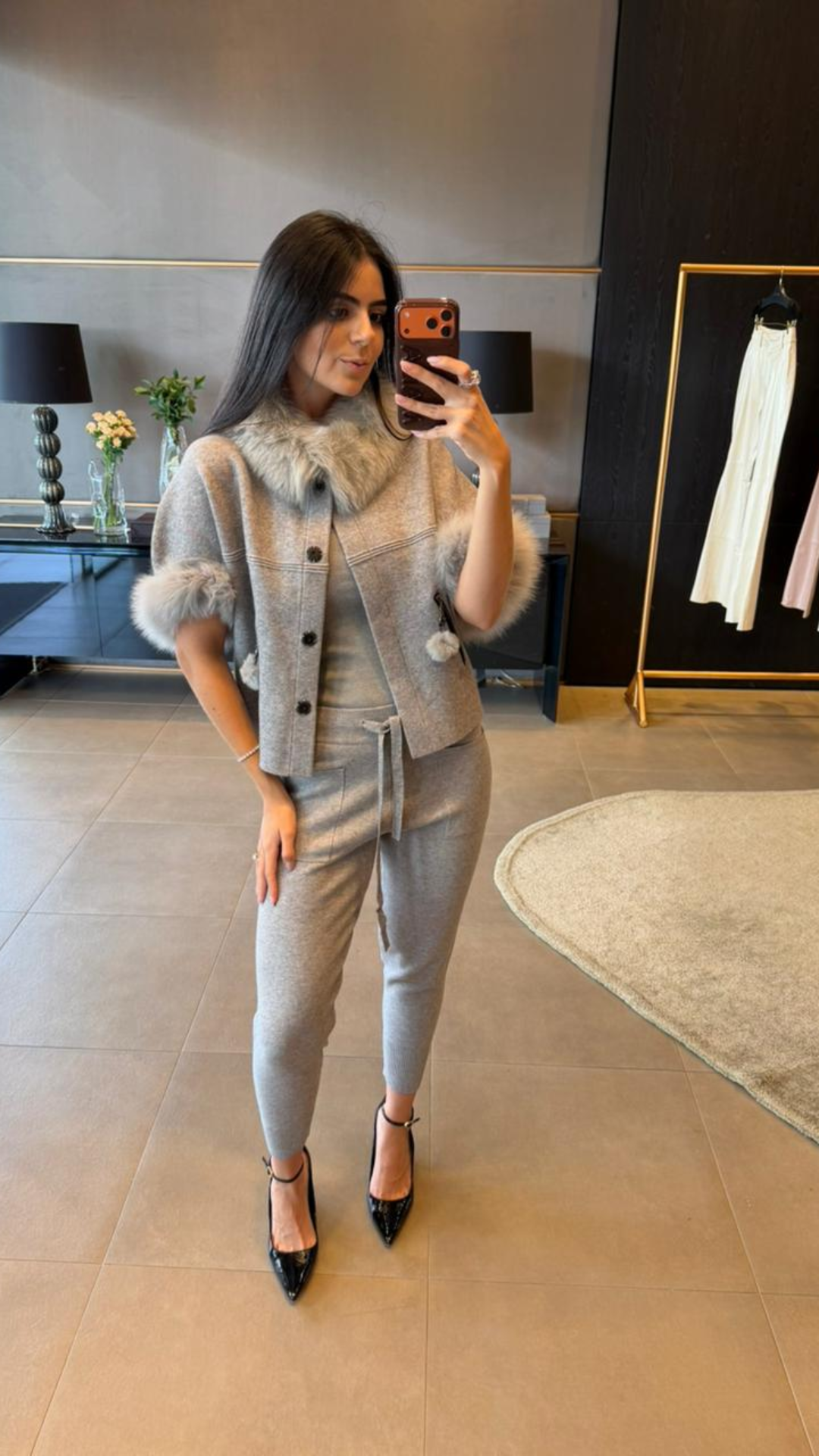 Casaqueto Moleton com Gola e Punho Removível Pompom Mescla Grey