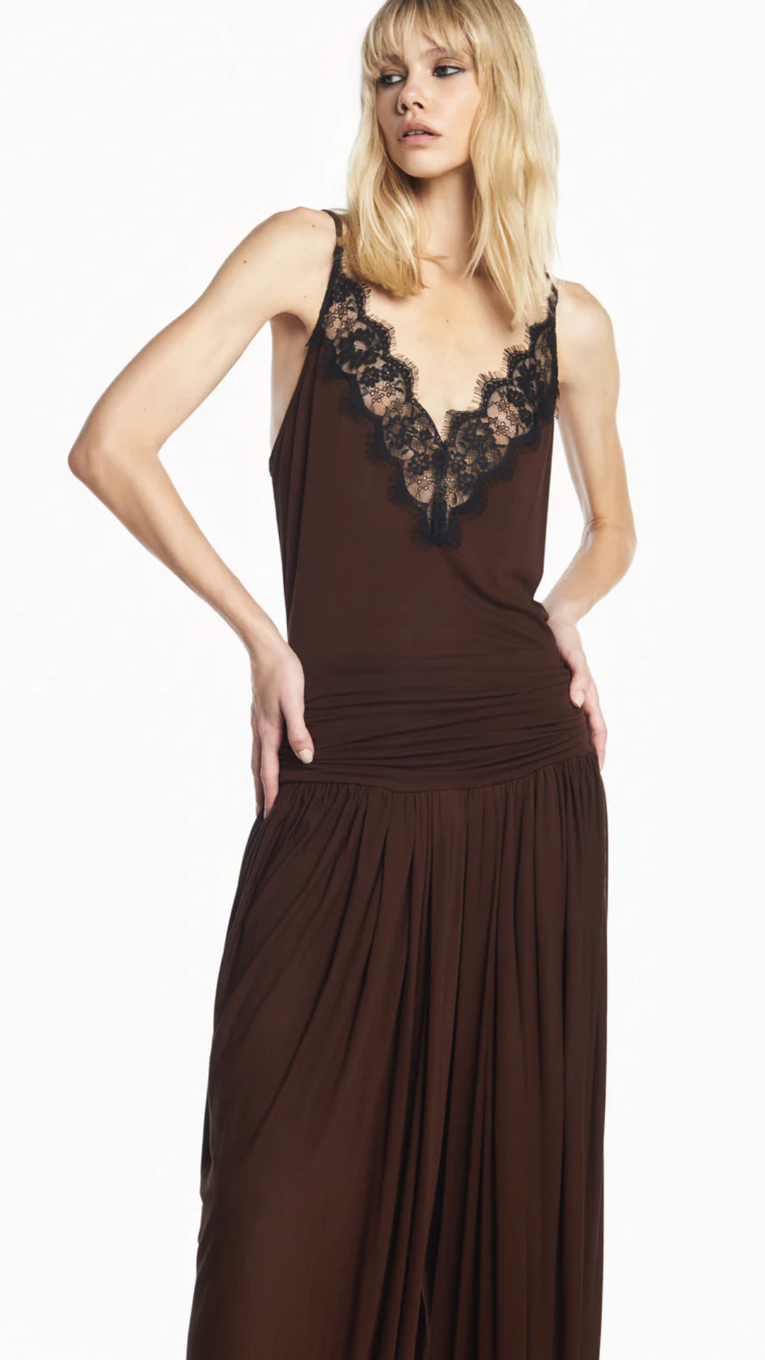 Regata Larga Renda Decote Malha Marrom