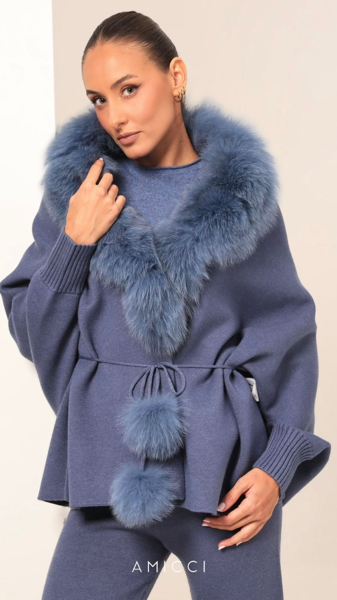 Manto Tricô Gola Gomos Pele Removível Blue Jeans