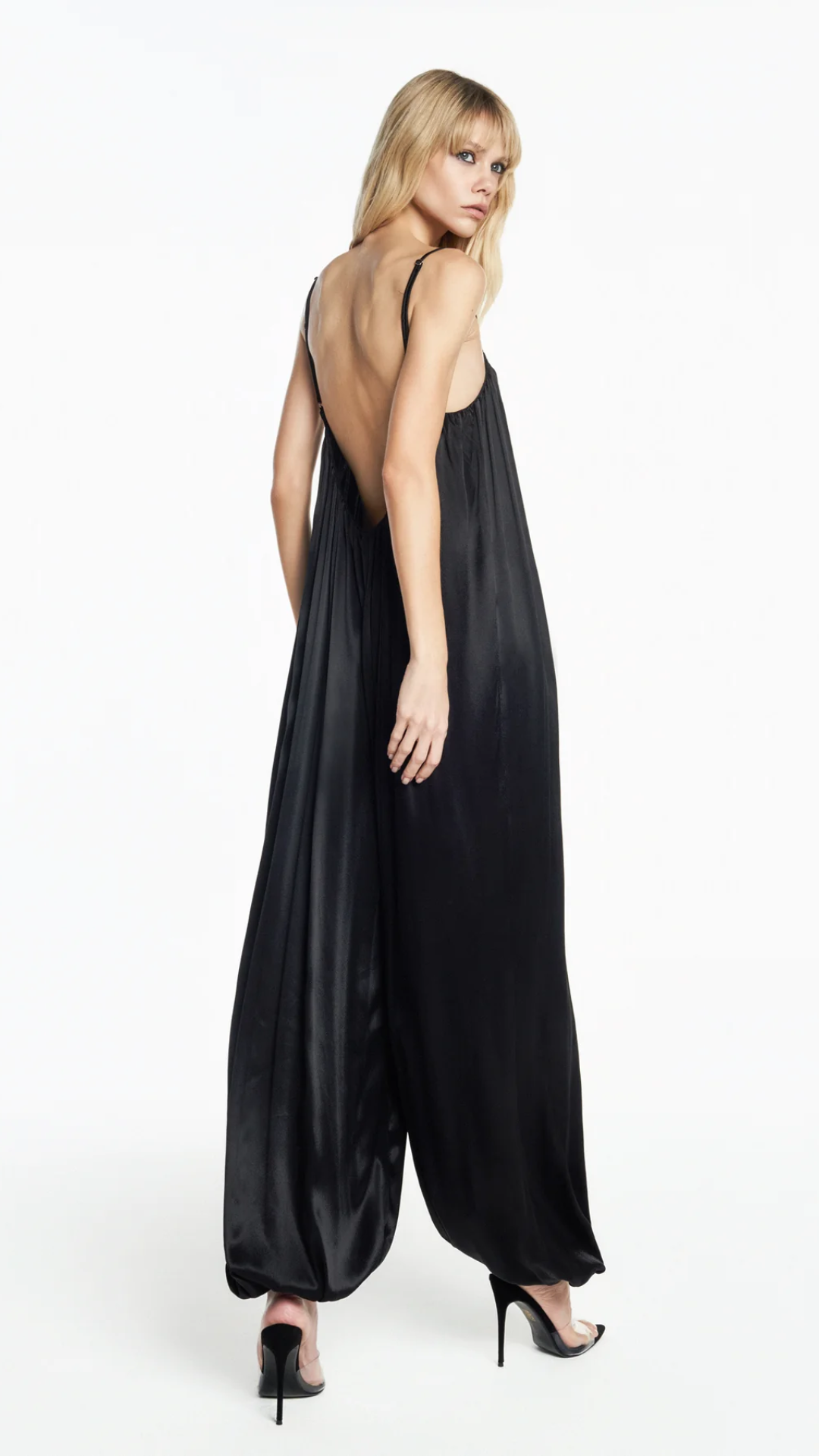 Macacão Alça Elástico Barra Cetim Preto