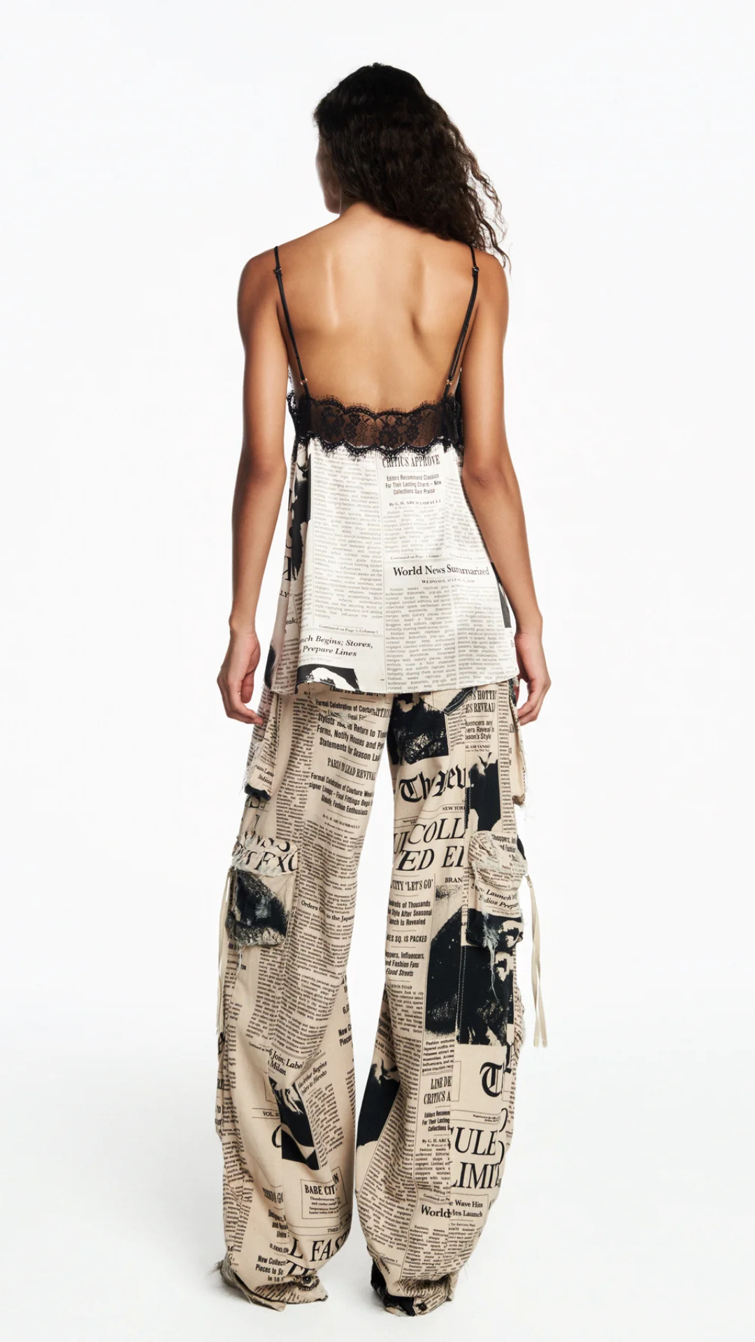 Regata Decote Renda Cetim Jornal