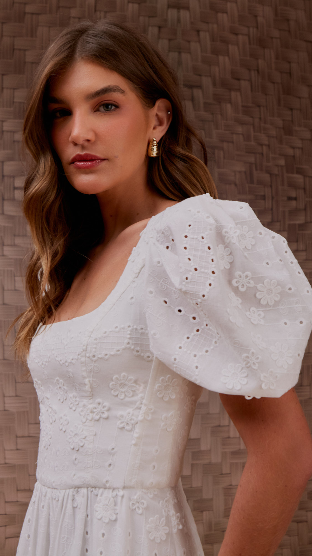 Vestido Laise Floral Manga Bufante Off White