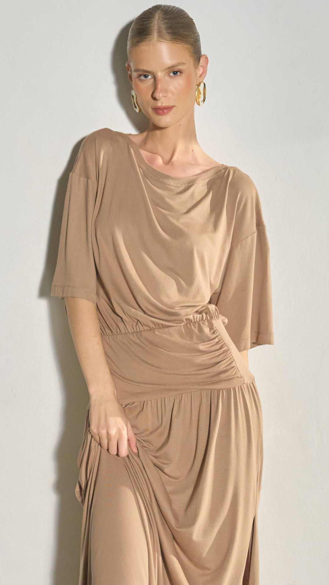 Vestido Longo de Malha Drapeado Bege