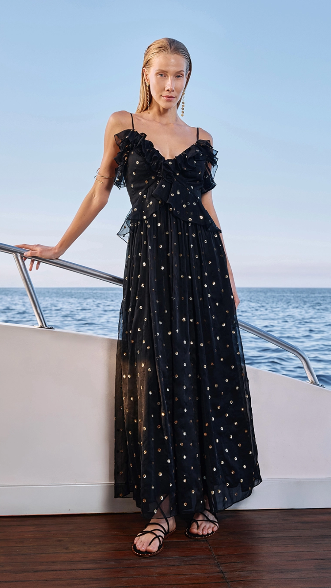 Vestido Longo Babados Preto