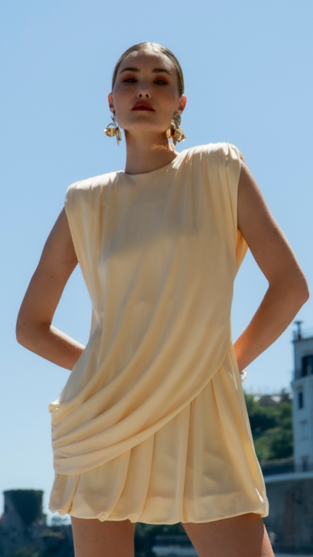 Vestido Curto Jersey Ombreira Balonê Amarelo