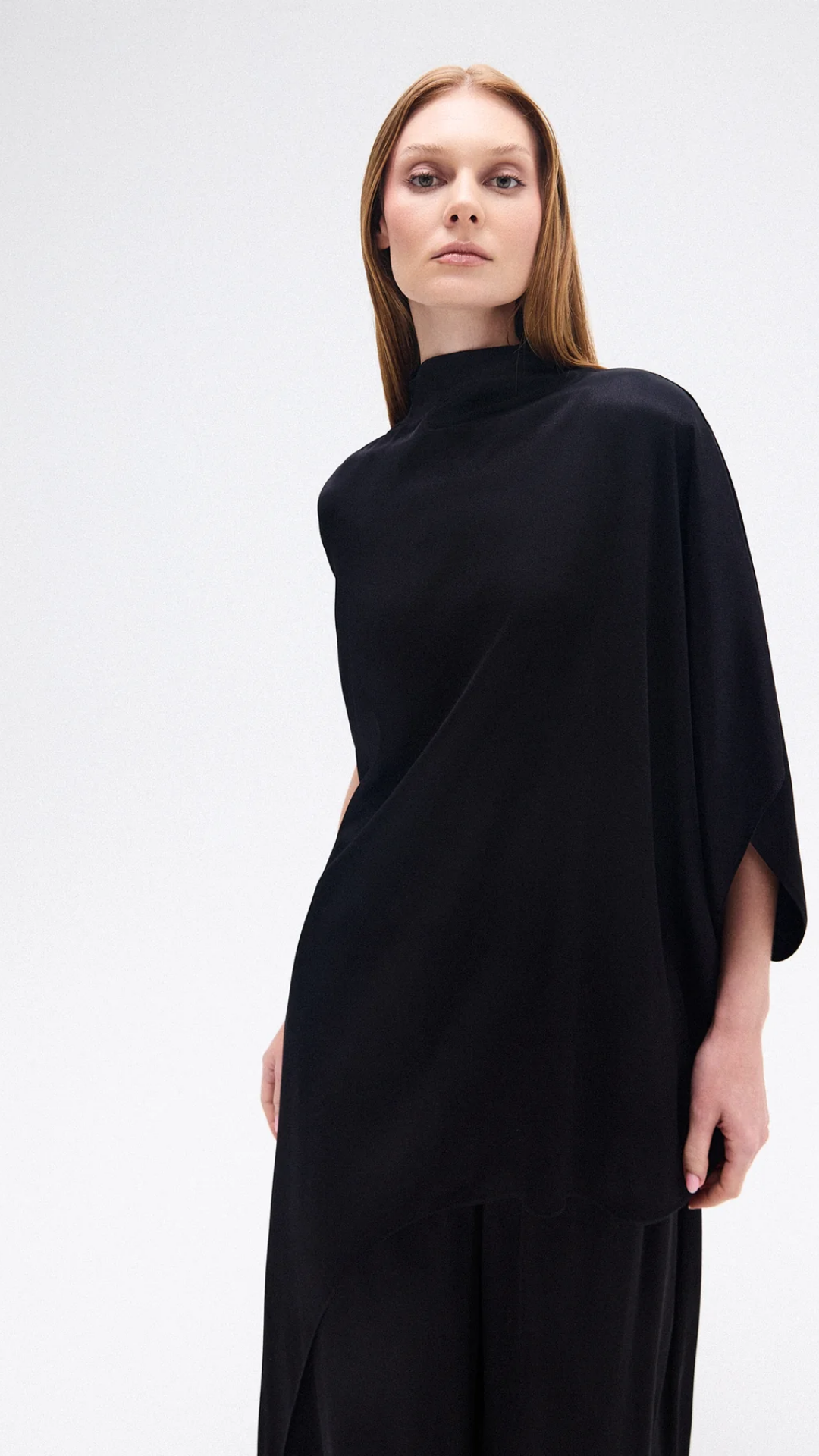 Blusa Kaftan Assimétrica Cetim Preto