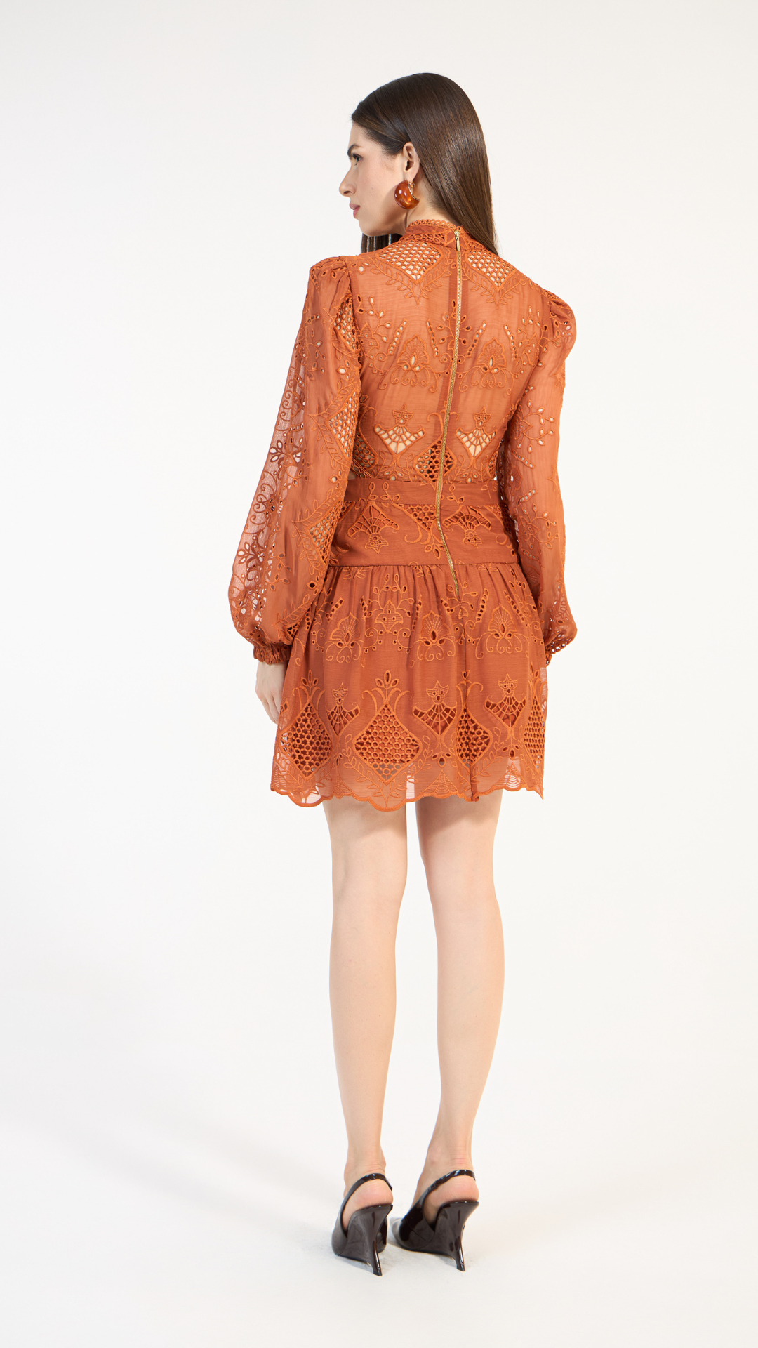 Vestido Curto Chiffon Bordado Marrom Nordeste