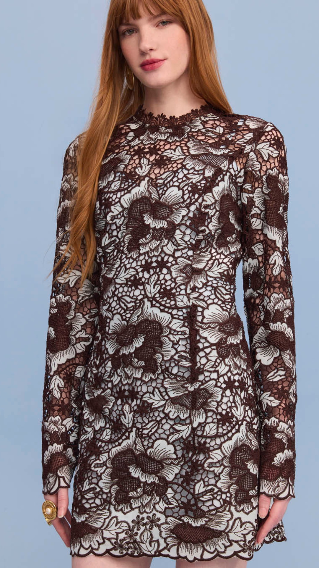 Vestido Curto Bordado Flores