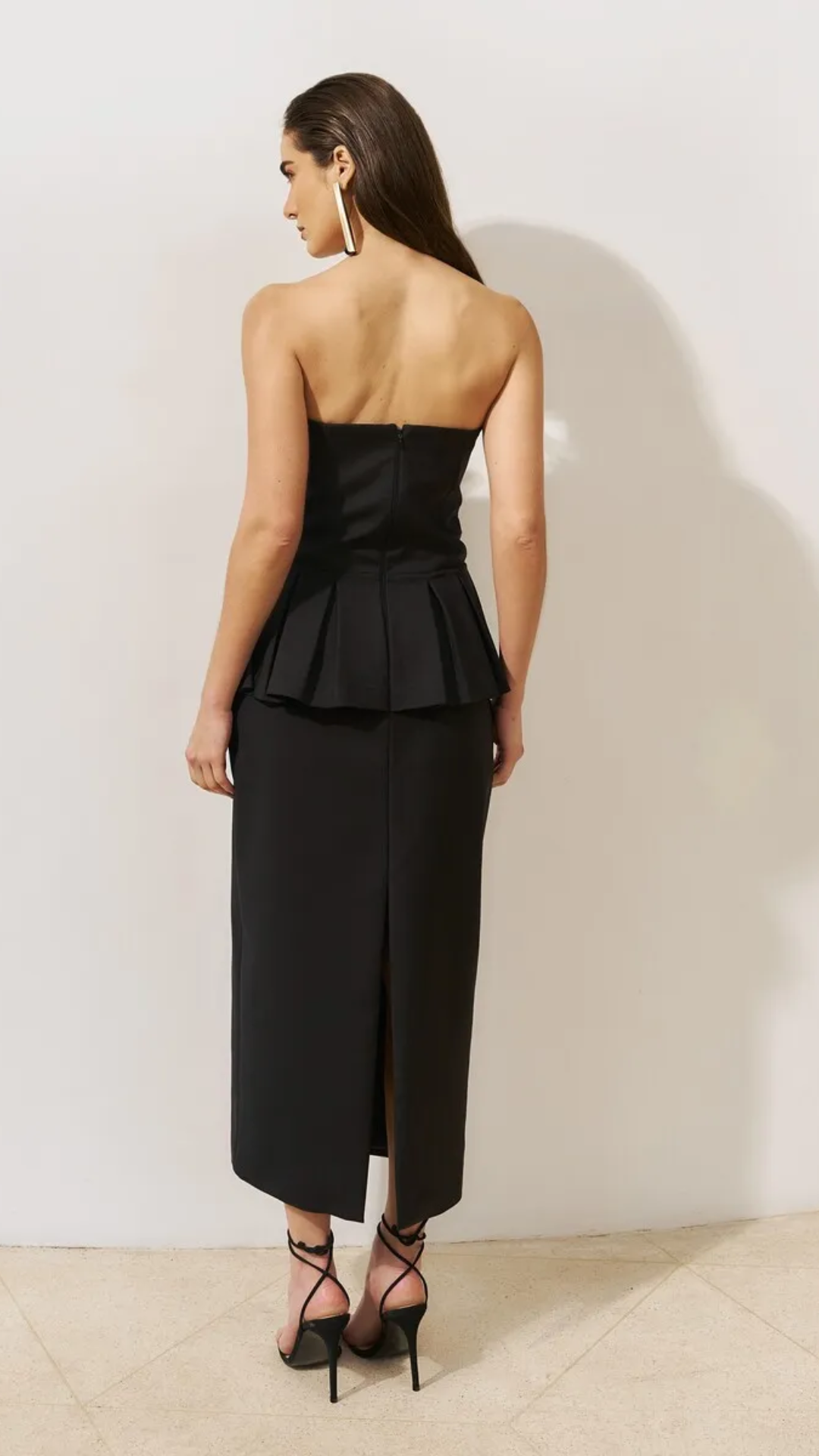 Vestido Midi Preto de Alfaiataria Peplum