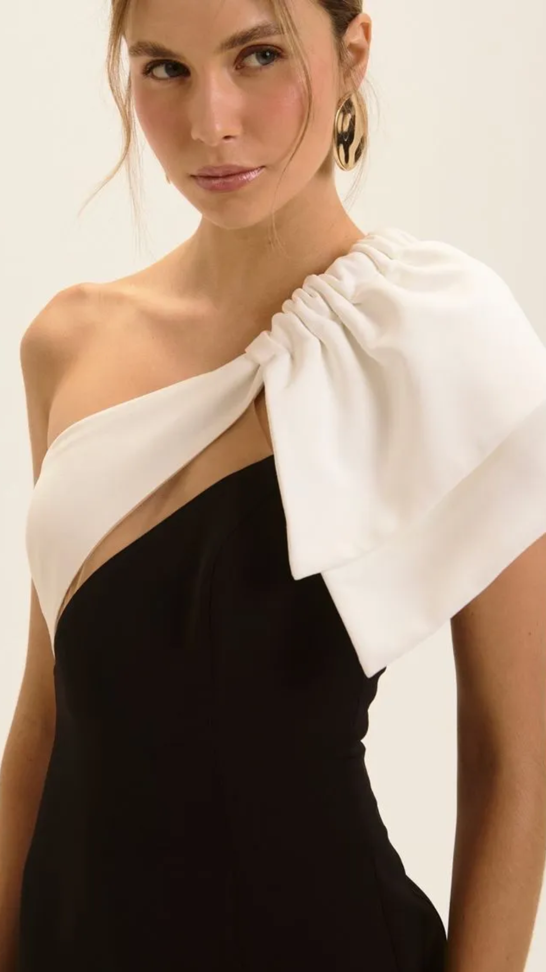 Vestido Curto Lana Preto e Off White