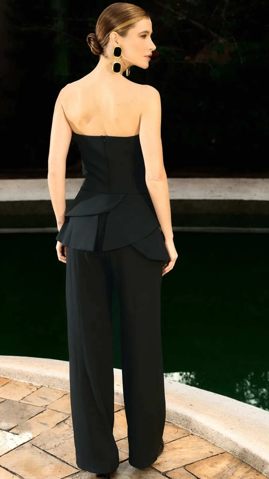 Macacão Peplum Preto