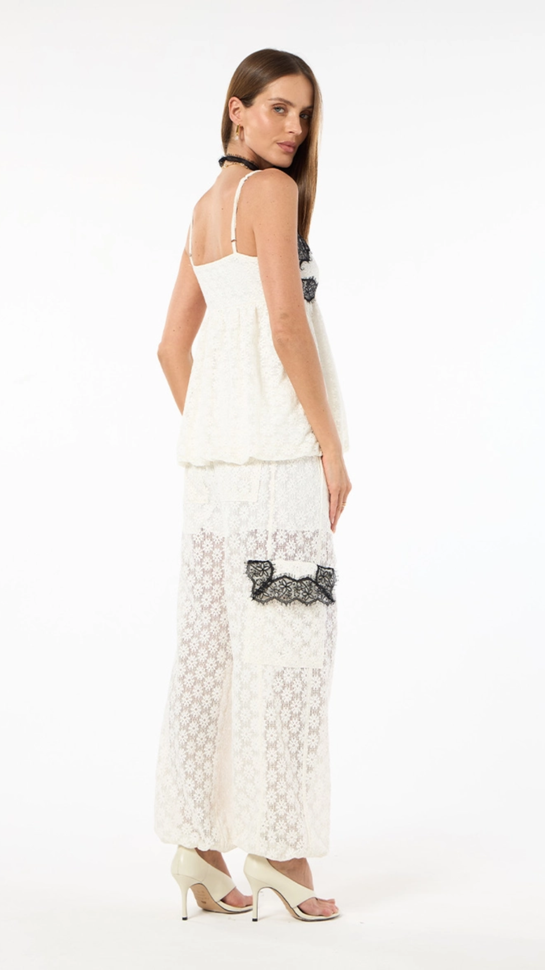 Conjunto Renda Blusa e Calça Off White