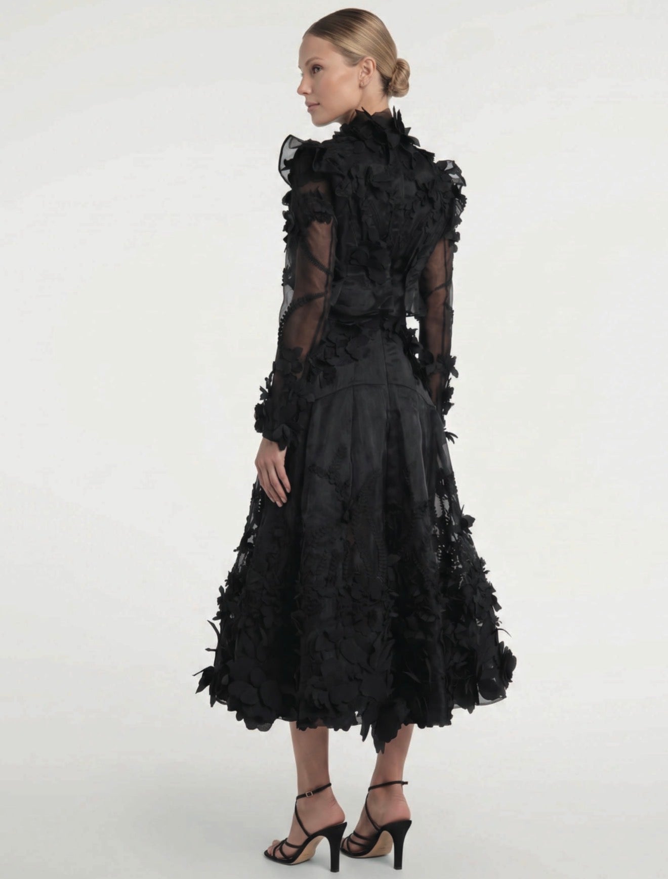 Vestido Midi com Aplicações