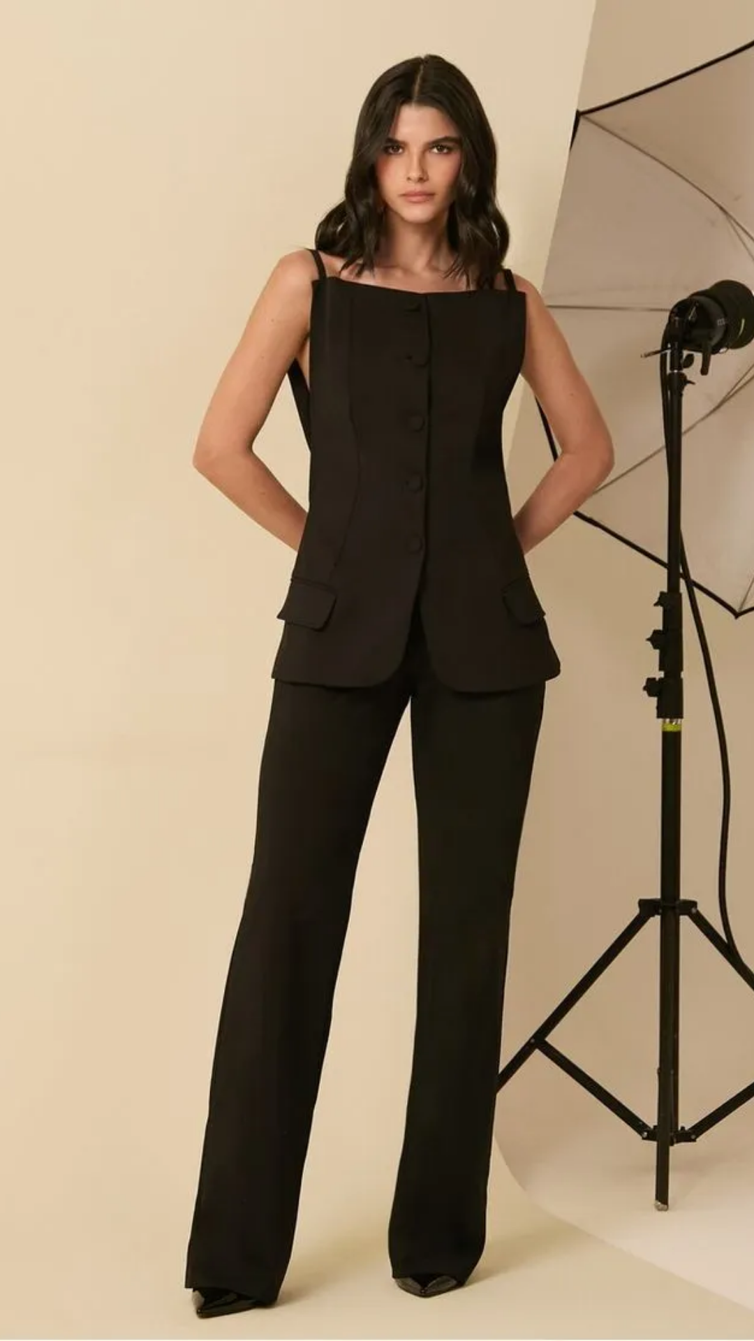 Conjunto Preto Alfaiataria Blusa Estruturada e Calça