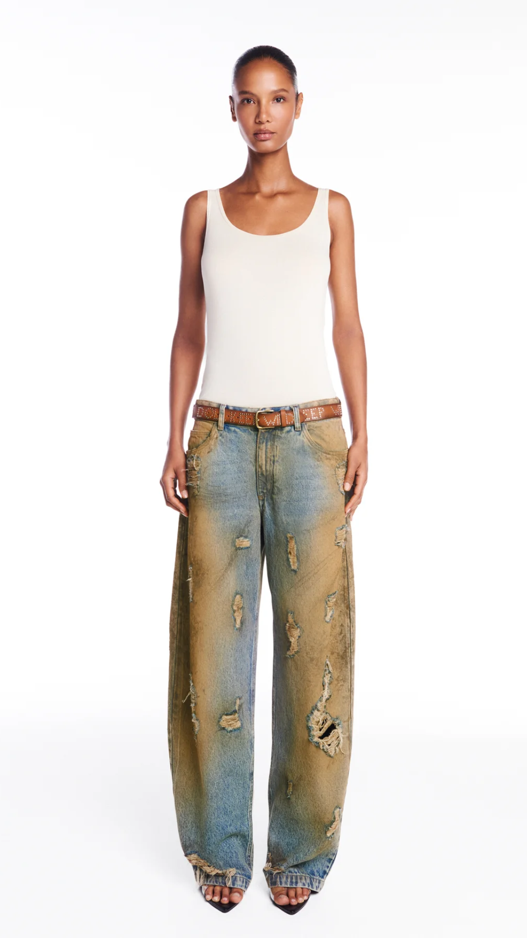 Calça Jeans Balloon Manchada com Rasgos