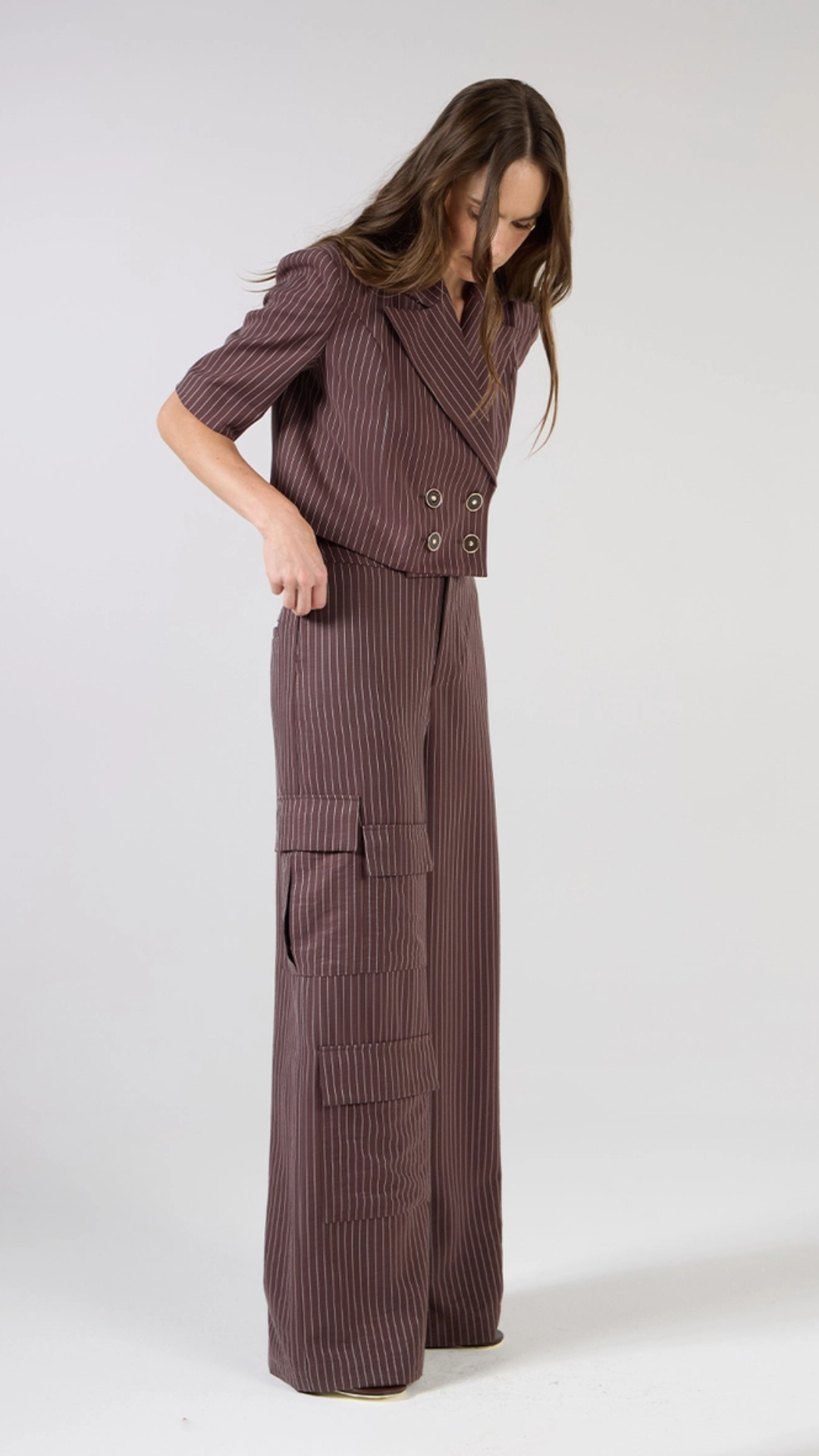 Conjunto Calça e Casaqueto Listras Marrom Netherla