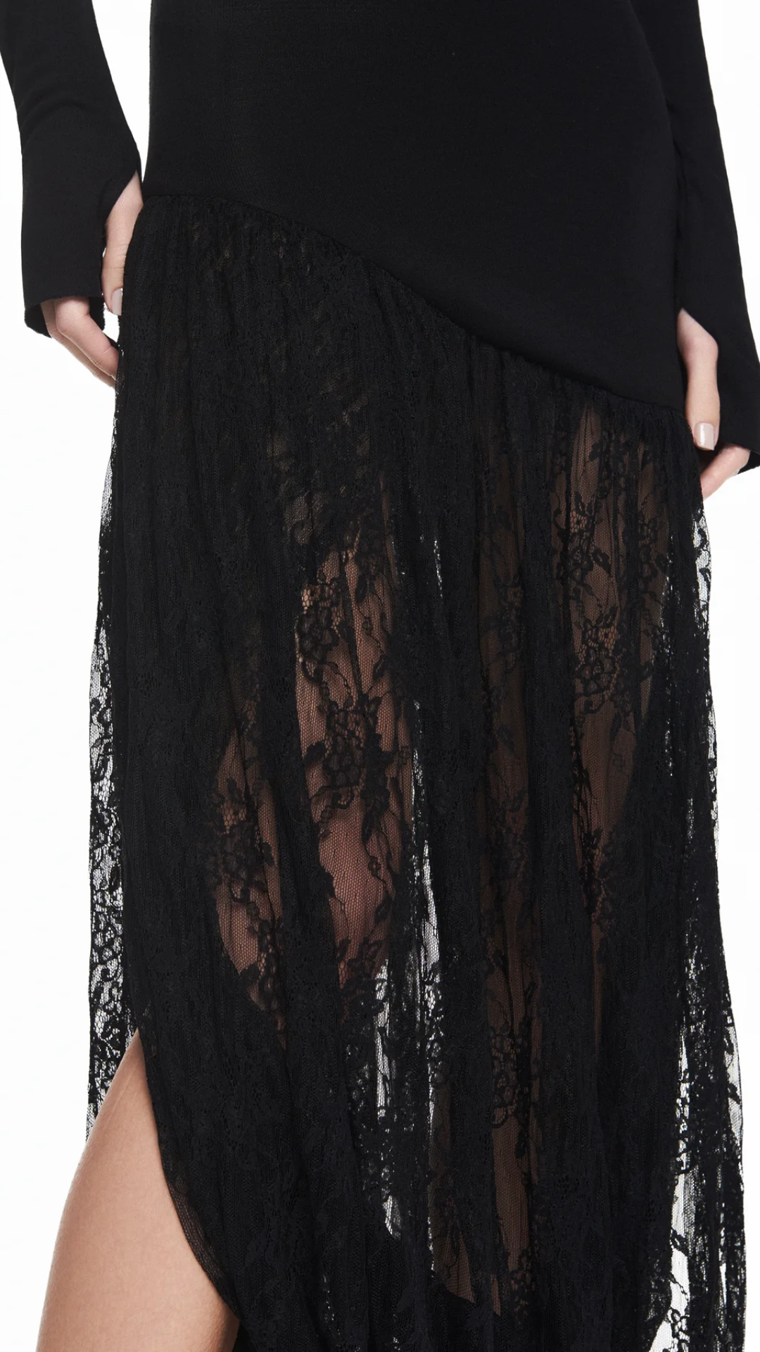 Vestido Longo Gola Alta Saia Torcida Malha e Renda Preta