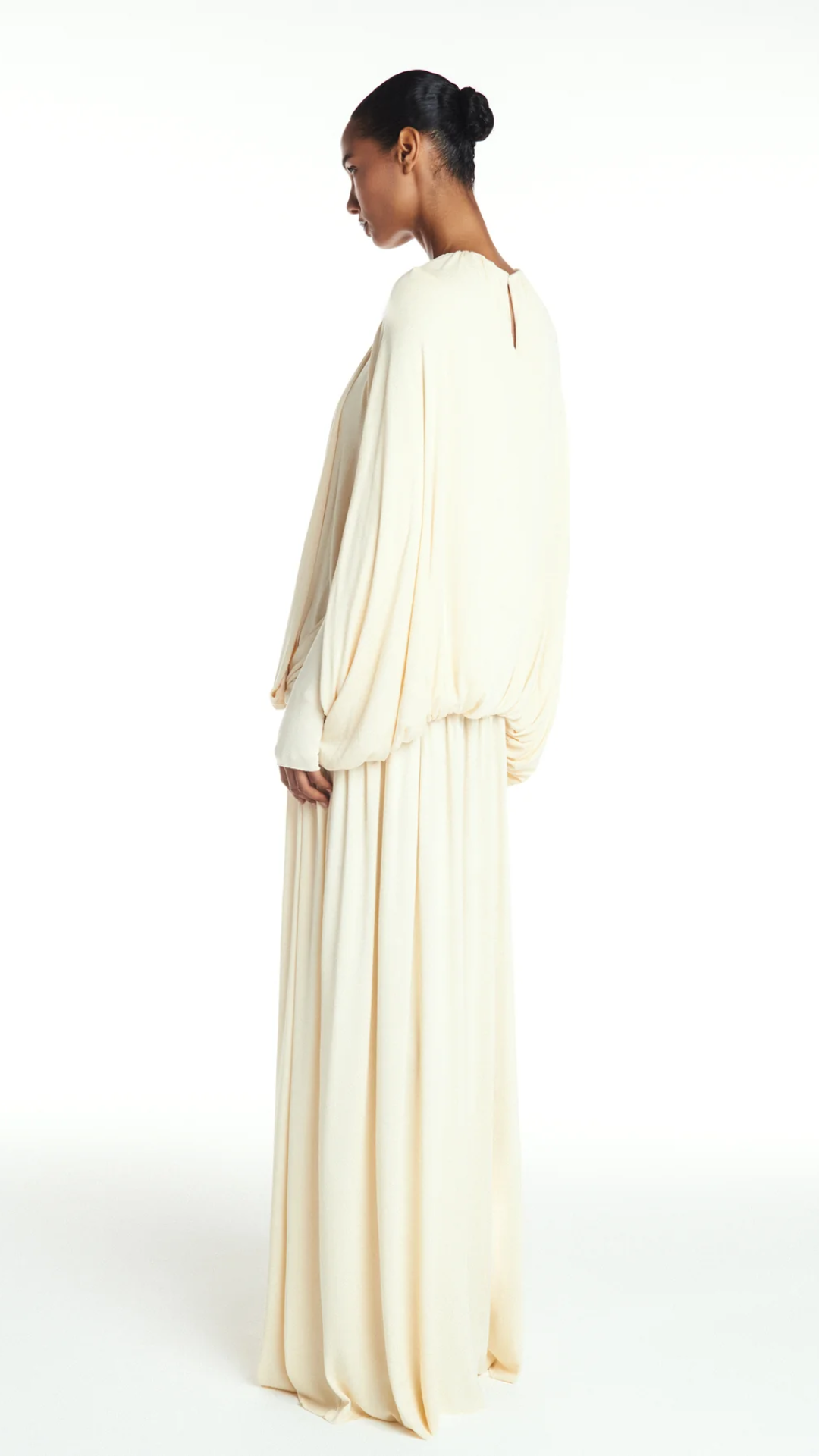 Vestido Longo Amplo Capa Malha Manteiga