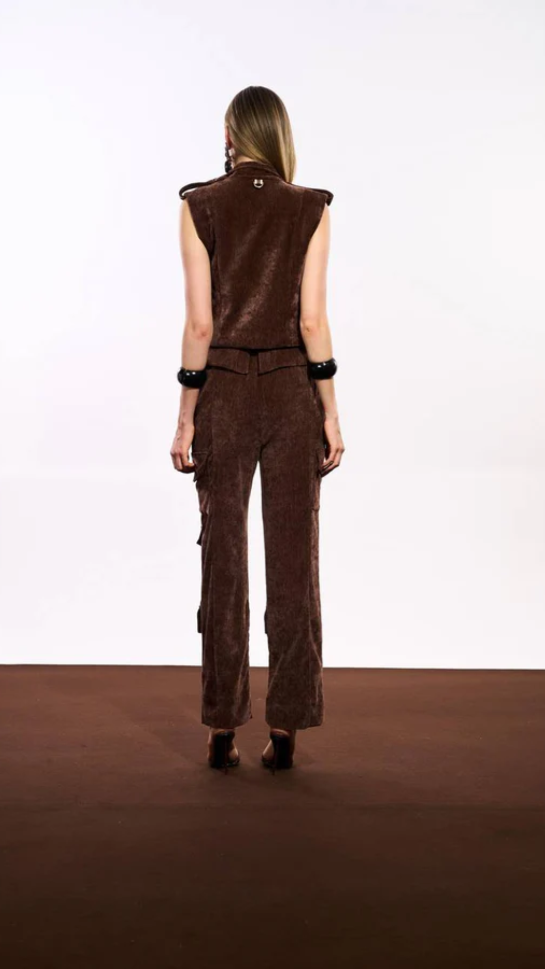 Calça Com Bolsos Frontal Marrom