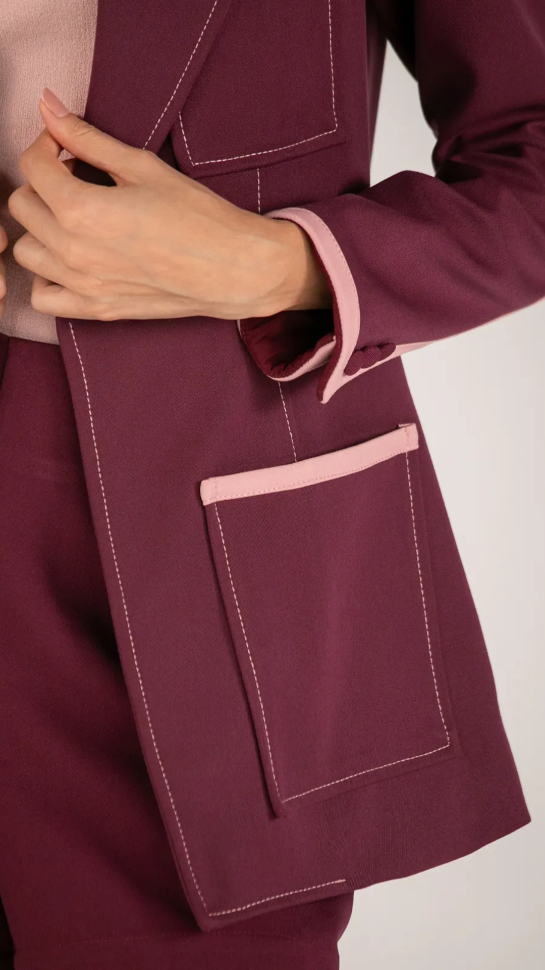 Conjunto Blazer Bicolor Pespontado e Short Vinho