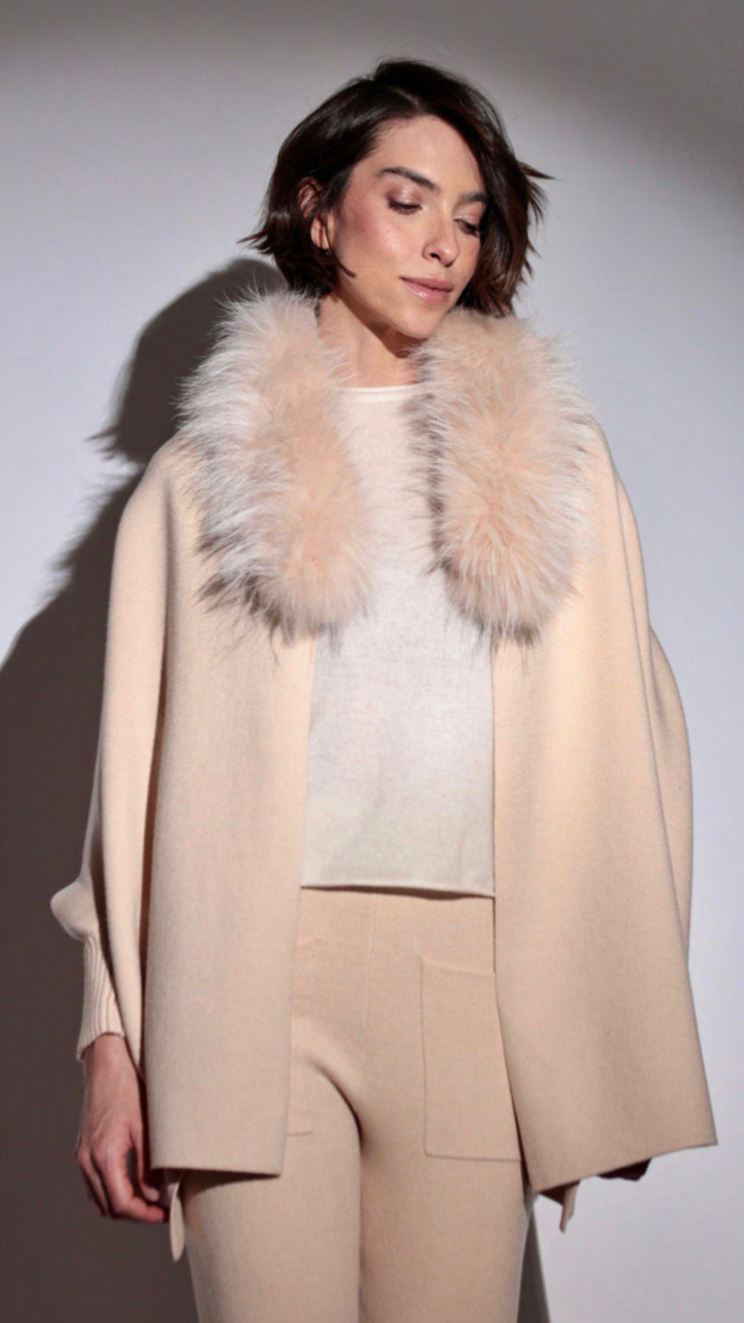 Manto Tricot Gola Pele Removível Manteiga