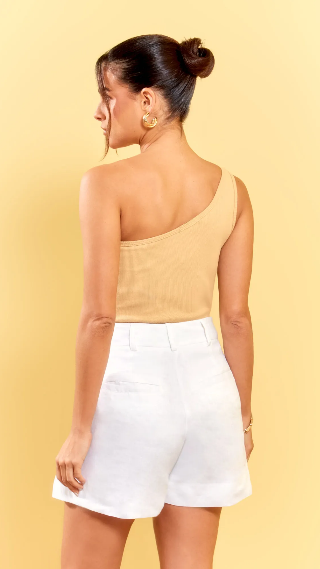 Short Saia Linho Pregas Off White