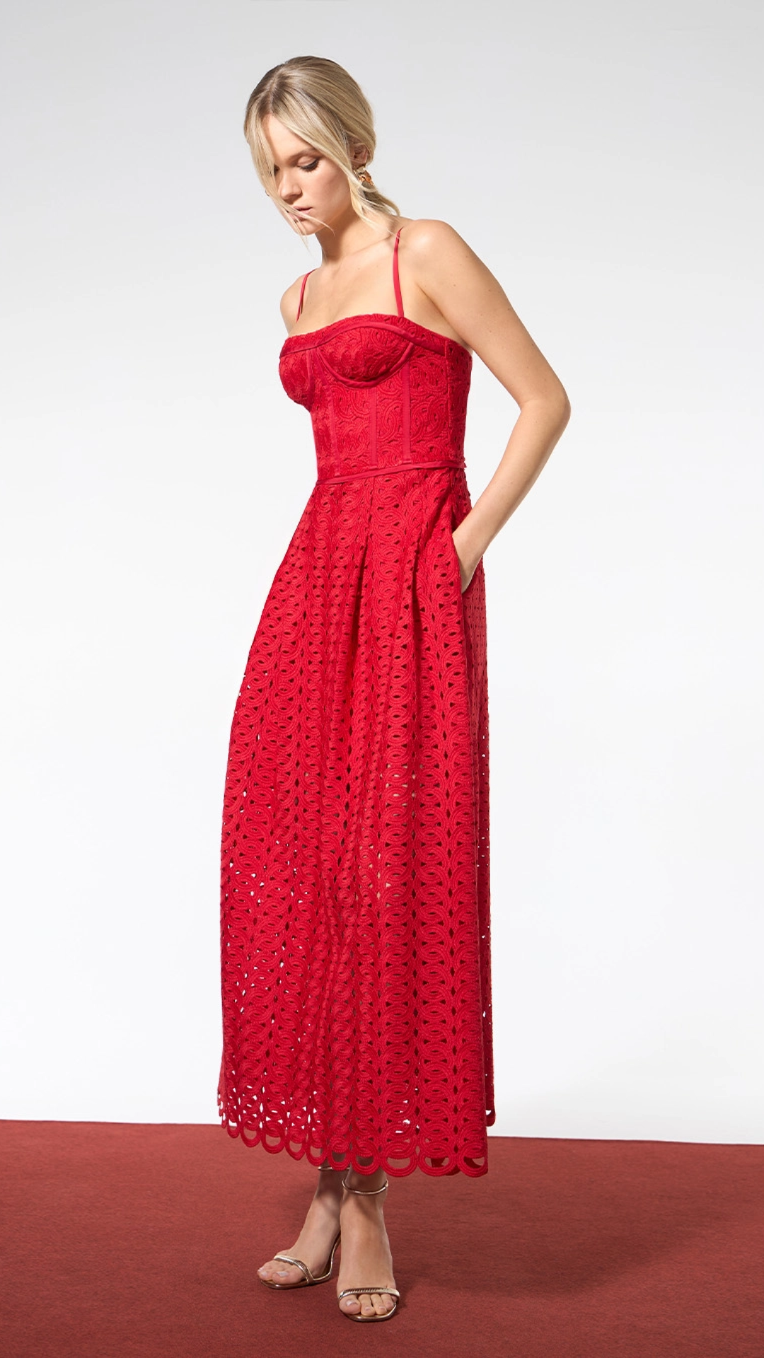 Vestido Midi Em Renda Elos Vermelho Sparkl