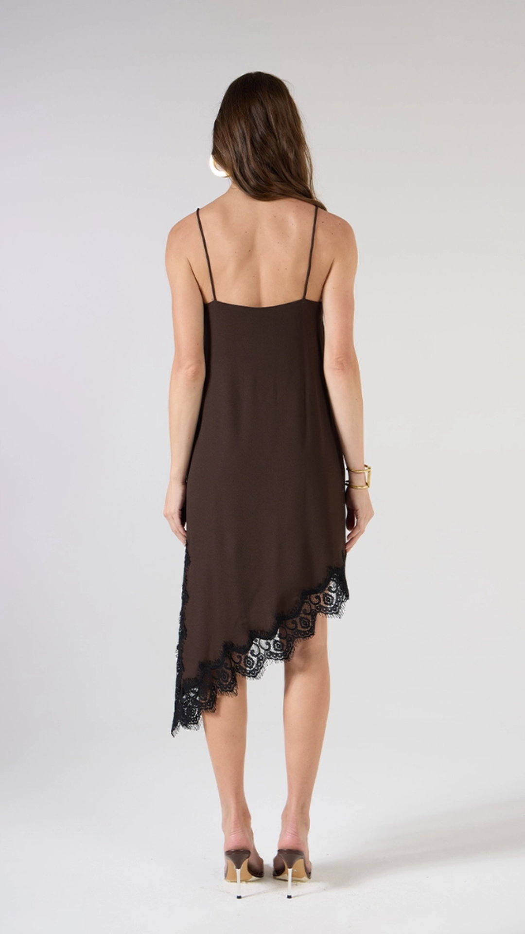 Vestido Assimétrico Detalhe Renda Marrom Coconut