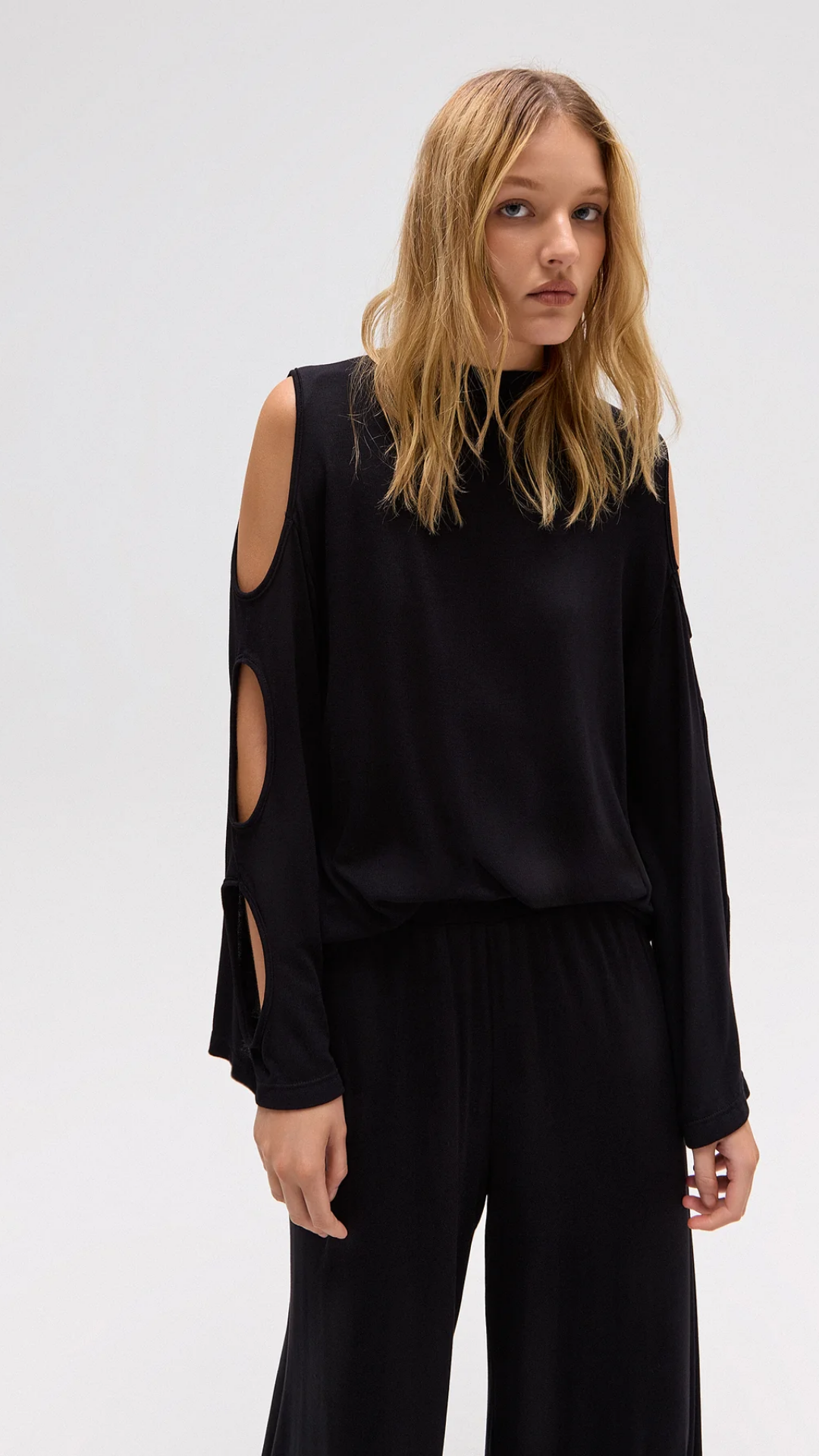 Blusa Ampla Manga Longa Preta
