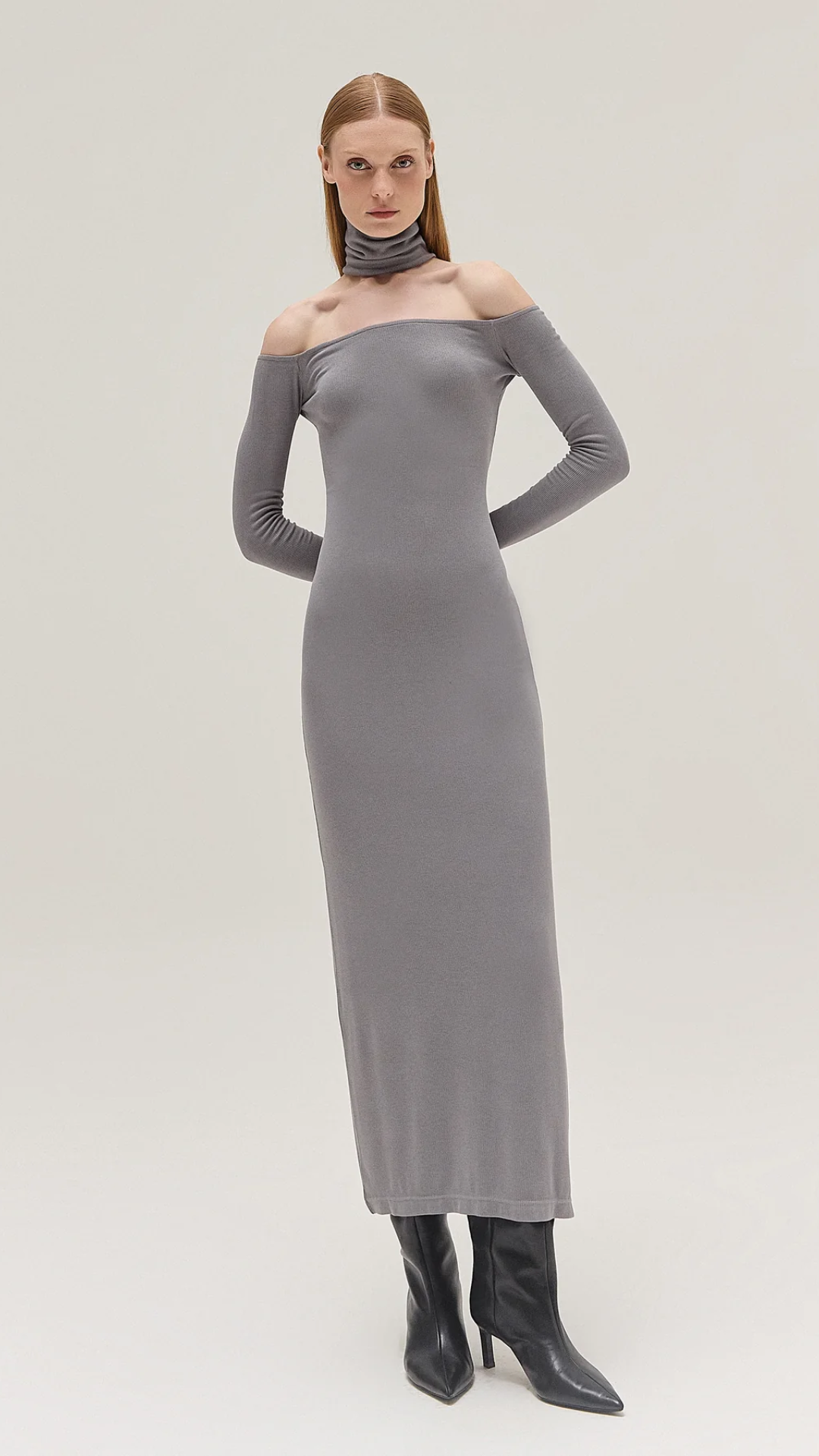 Vestido Longo Decote Gola Falsa Malha Cinza
