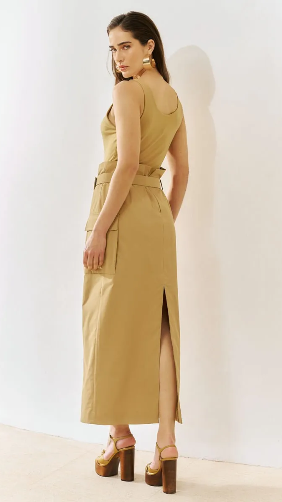 Saia Midi Clochard com Cinto e Bolso Cáqui
