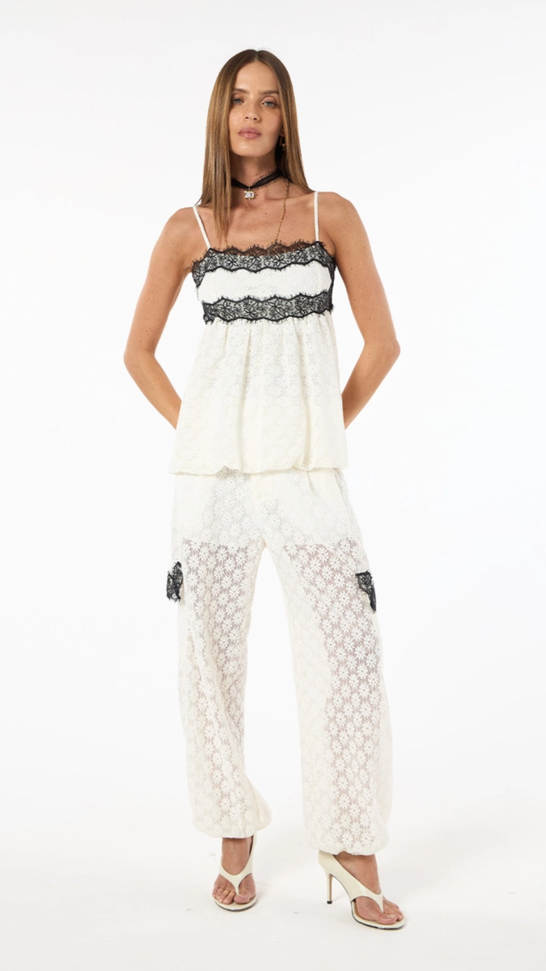 Conjunto Renda Blusa e Calça Off White