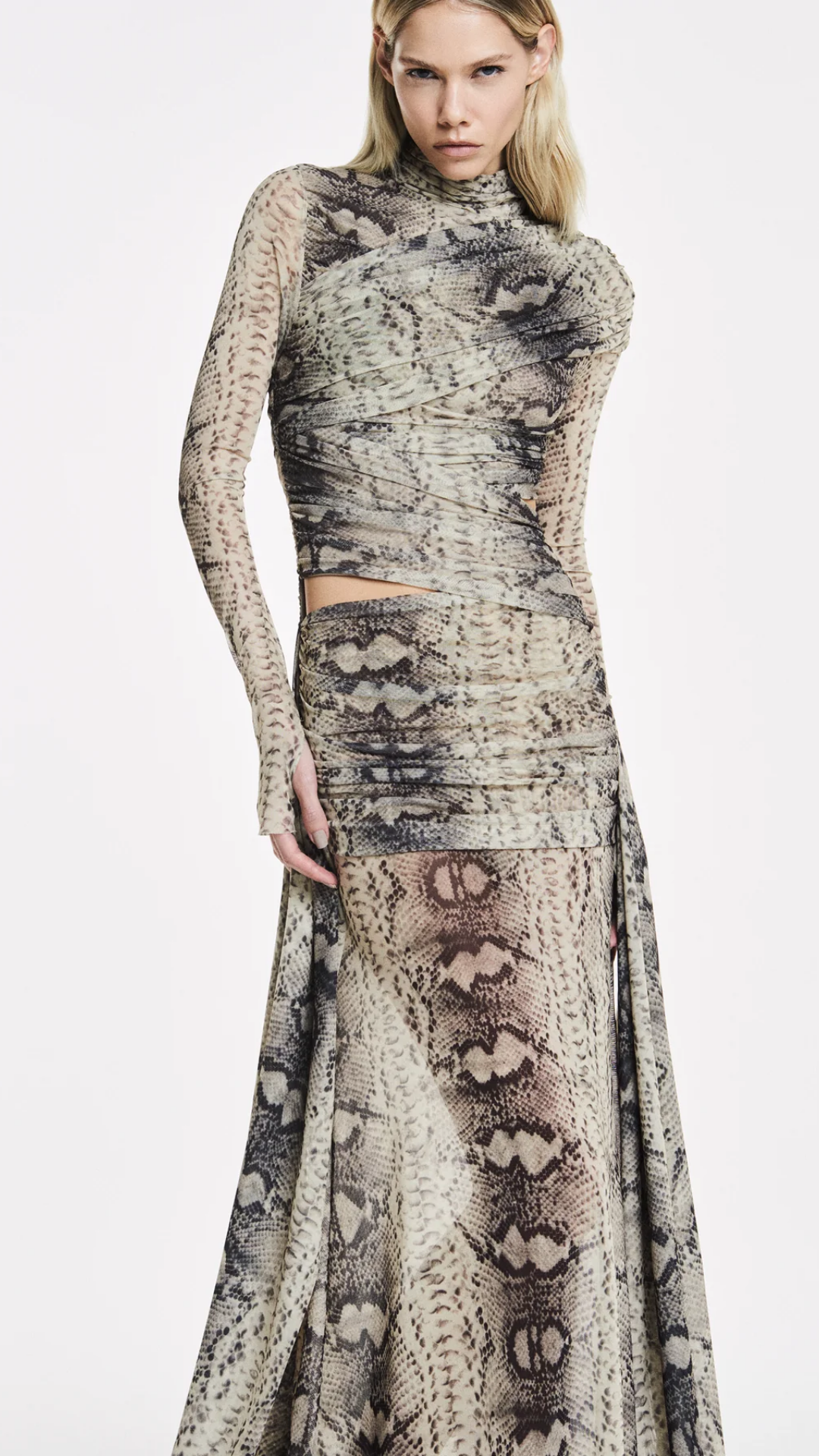 Vestido Longo Gola Alta Transpasses Cobra