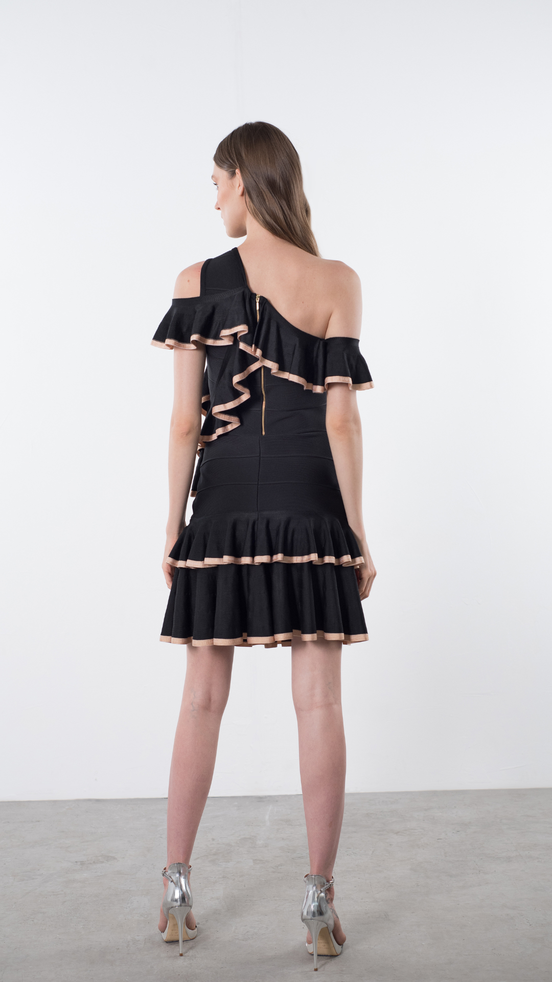 Vestido Babados Flor Preto