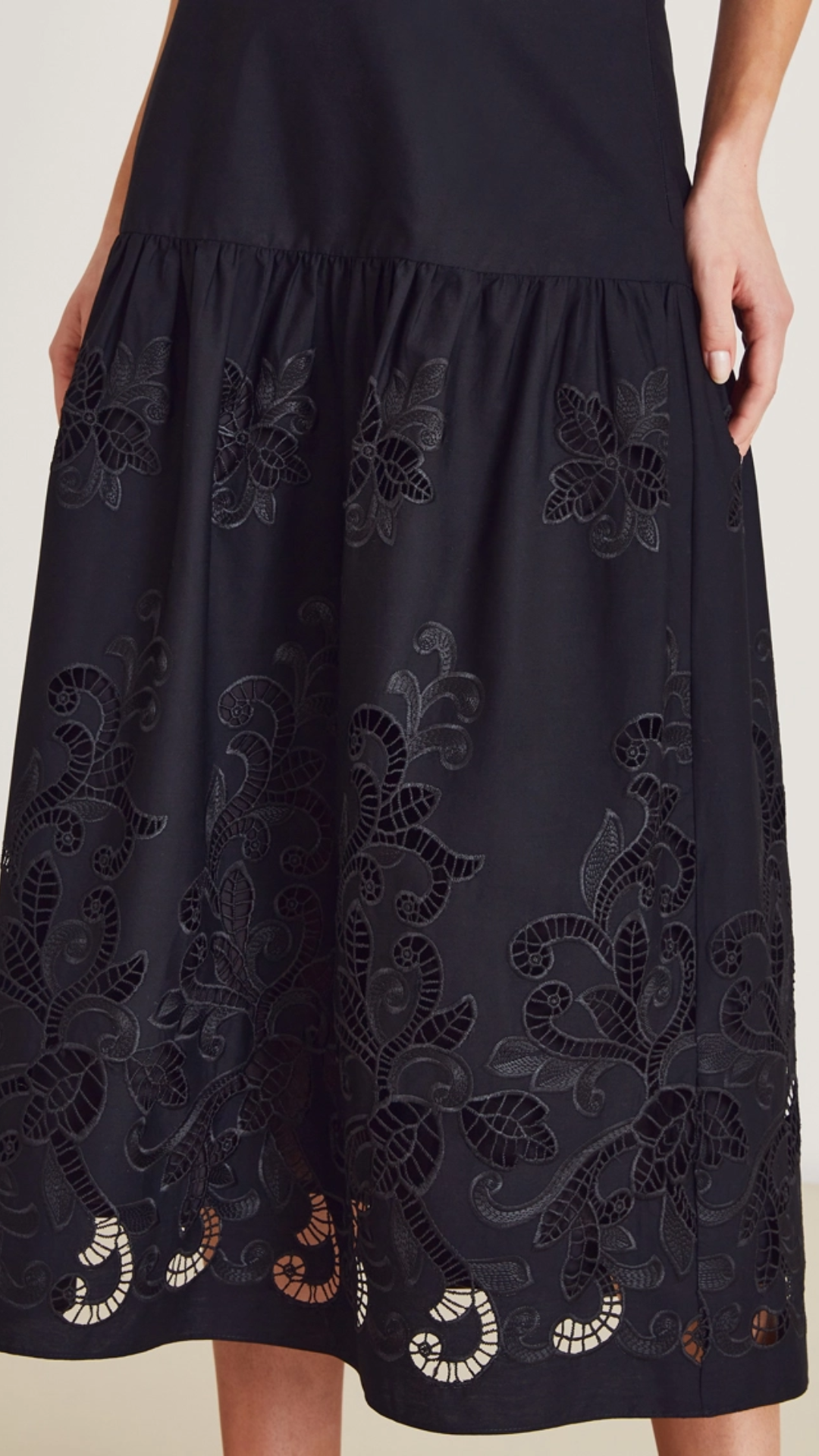 Saia Midi Pérola Preto