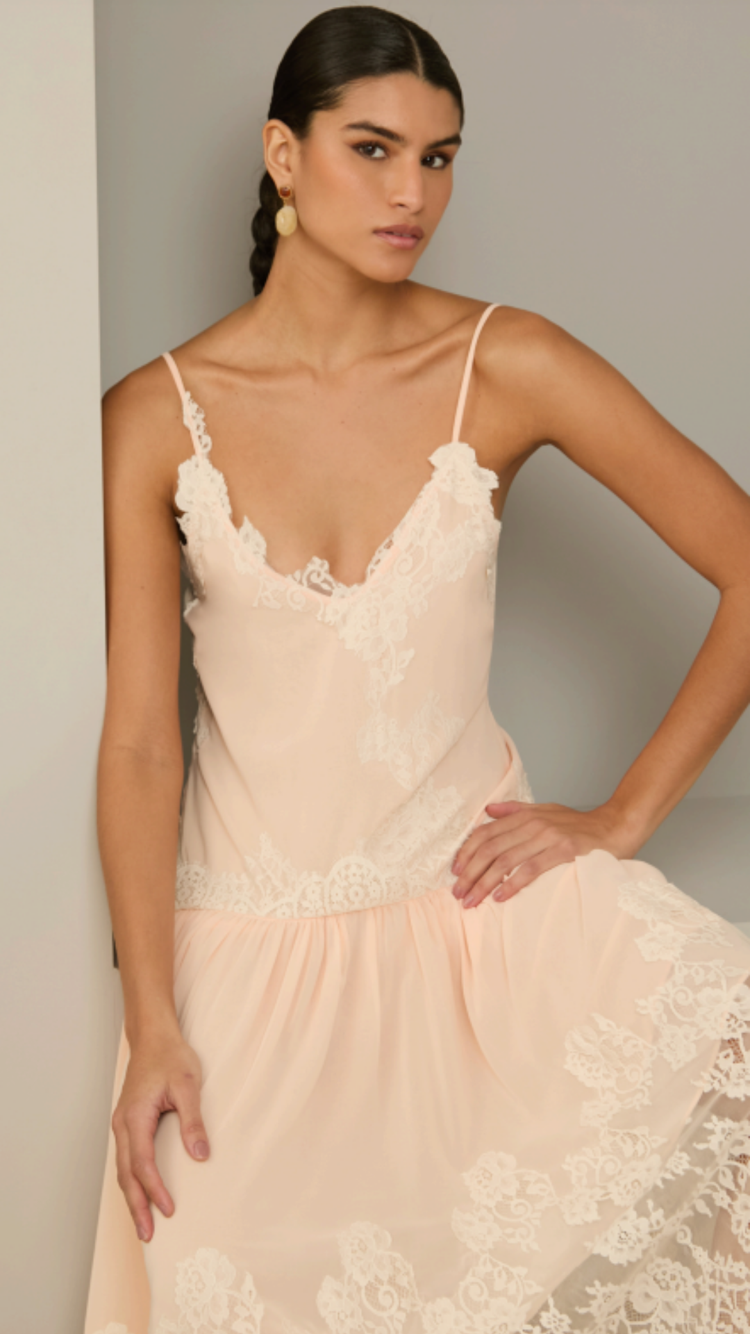 Vestido Midi Aplicação de Rendas Laranja
