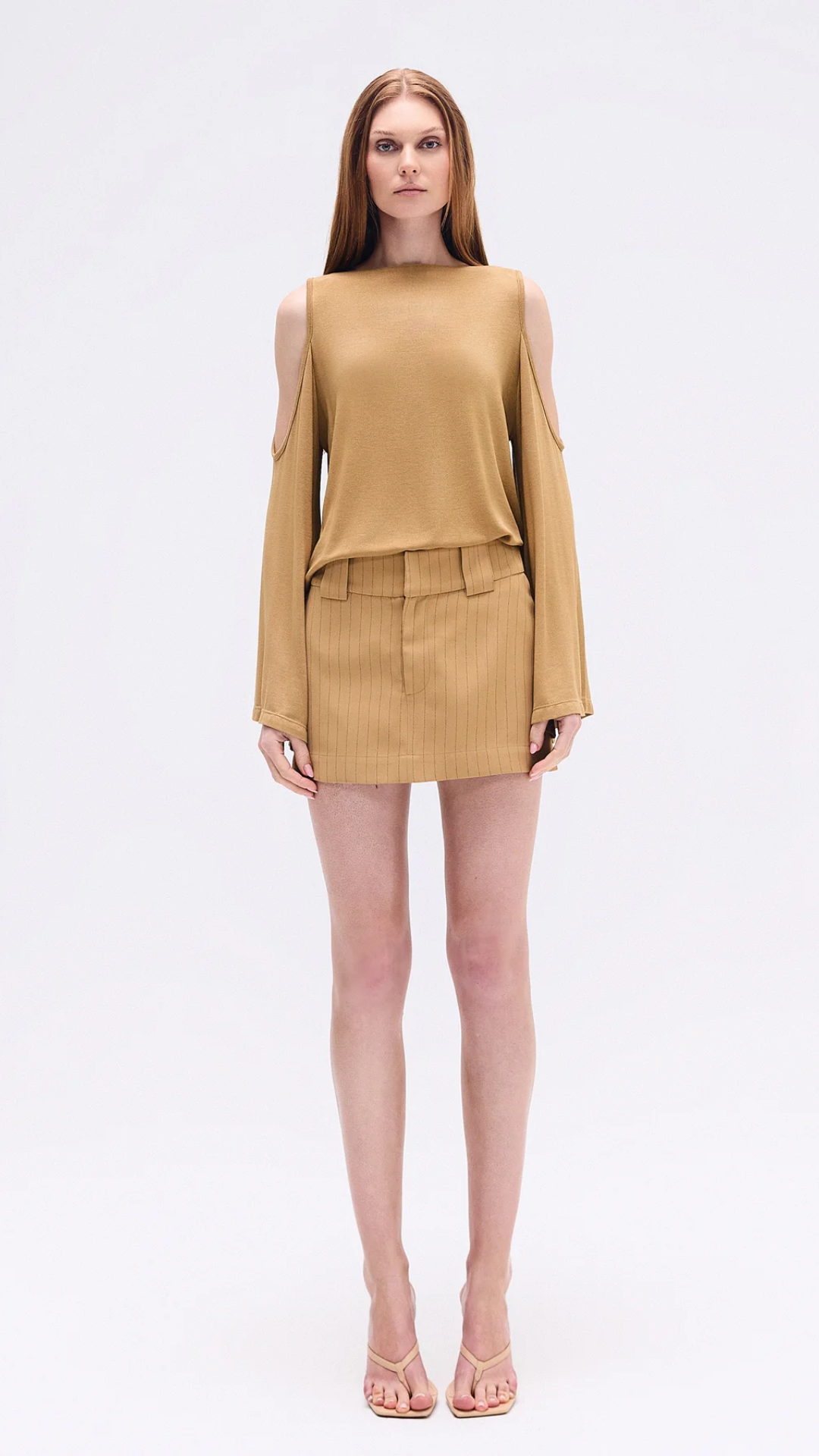 Blusa Ampla Manga Longa Abertura Ombro Caramelo