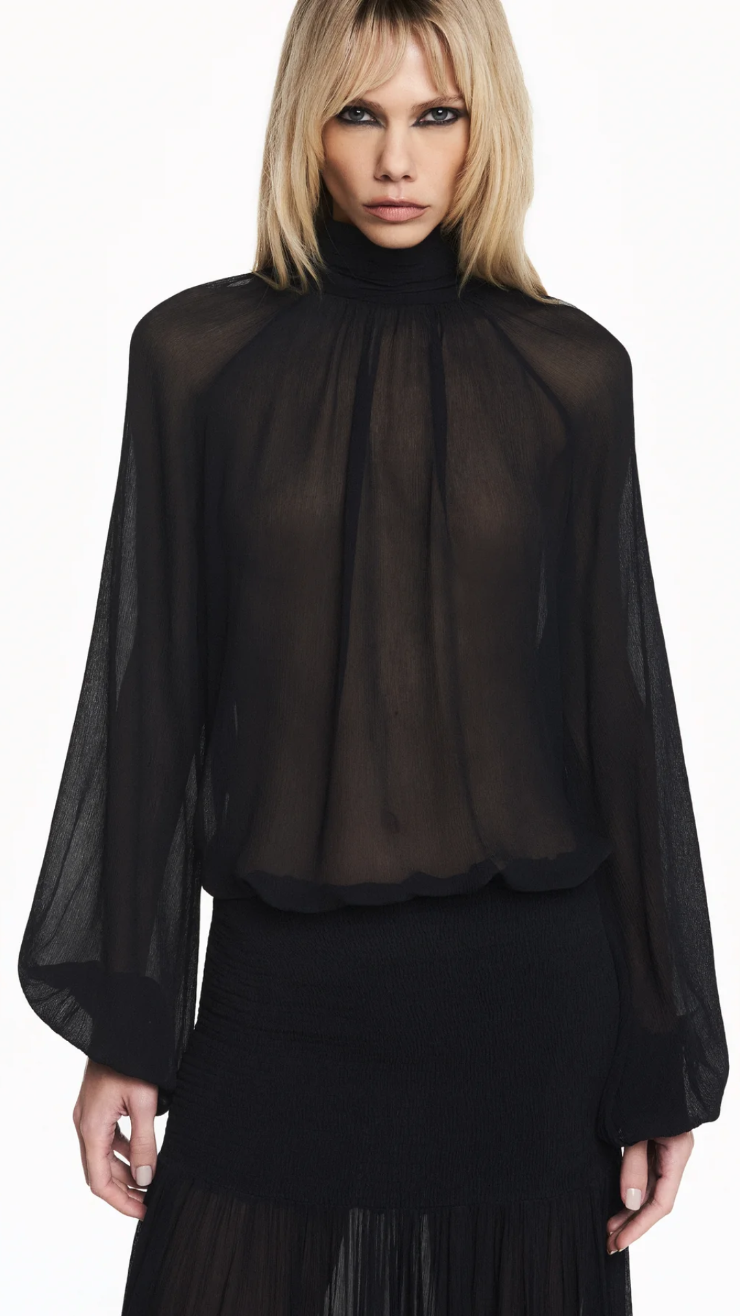 Blusa Manga Longa Gola Alta Chiffon Preto