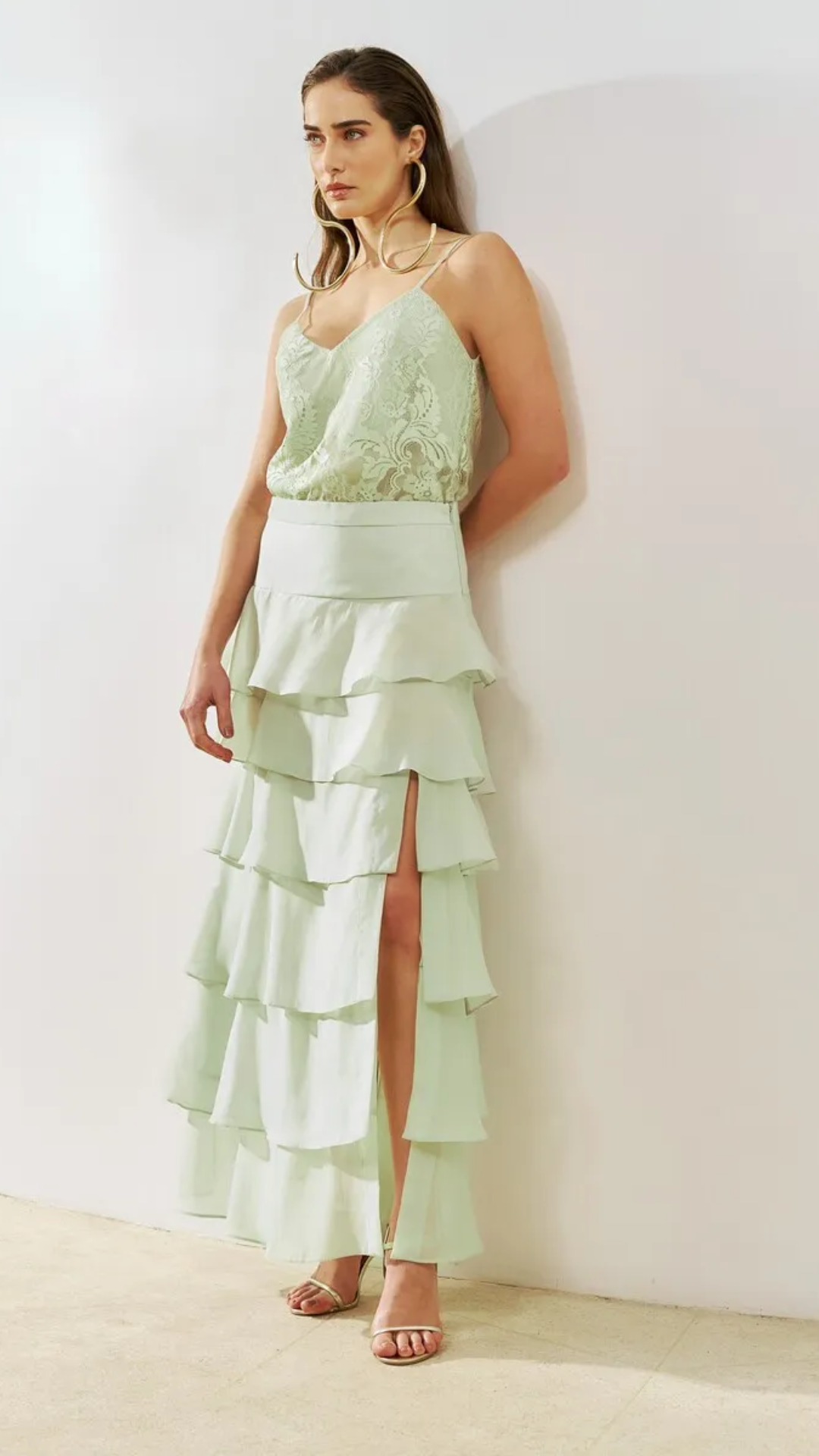 Conjunto Verde Água com Blusa de Renda e Saia