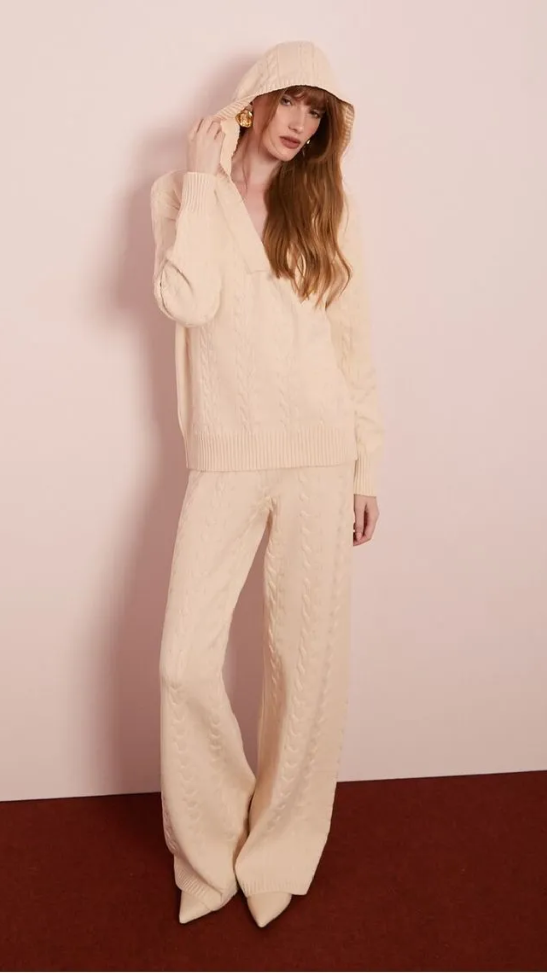 Conjunto Bege de Tricot Blusa com Capuz e Calça
