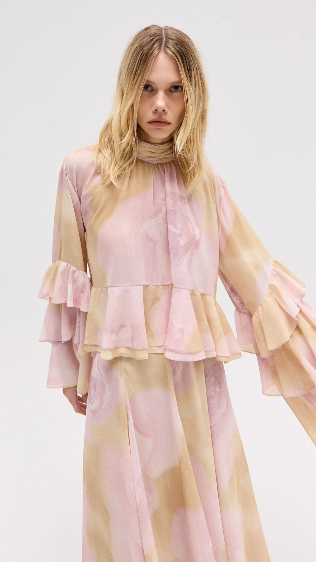 Blusa Gola Alta Babados Floral