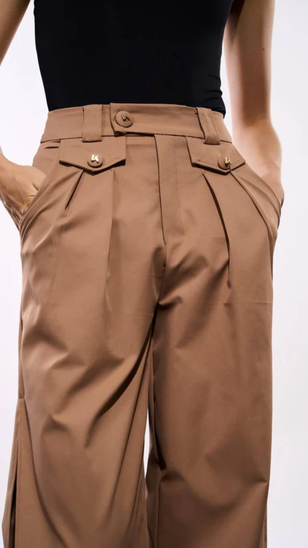 Calça Alfaiataria Cropped Maxi Fenda Mocha