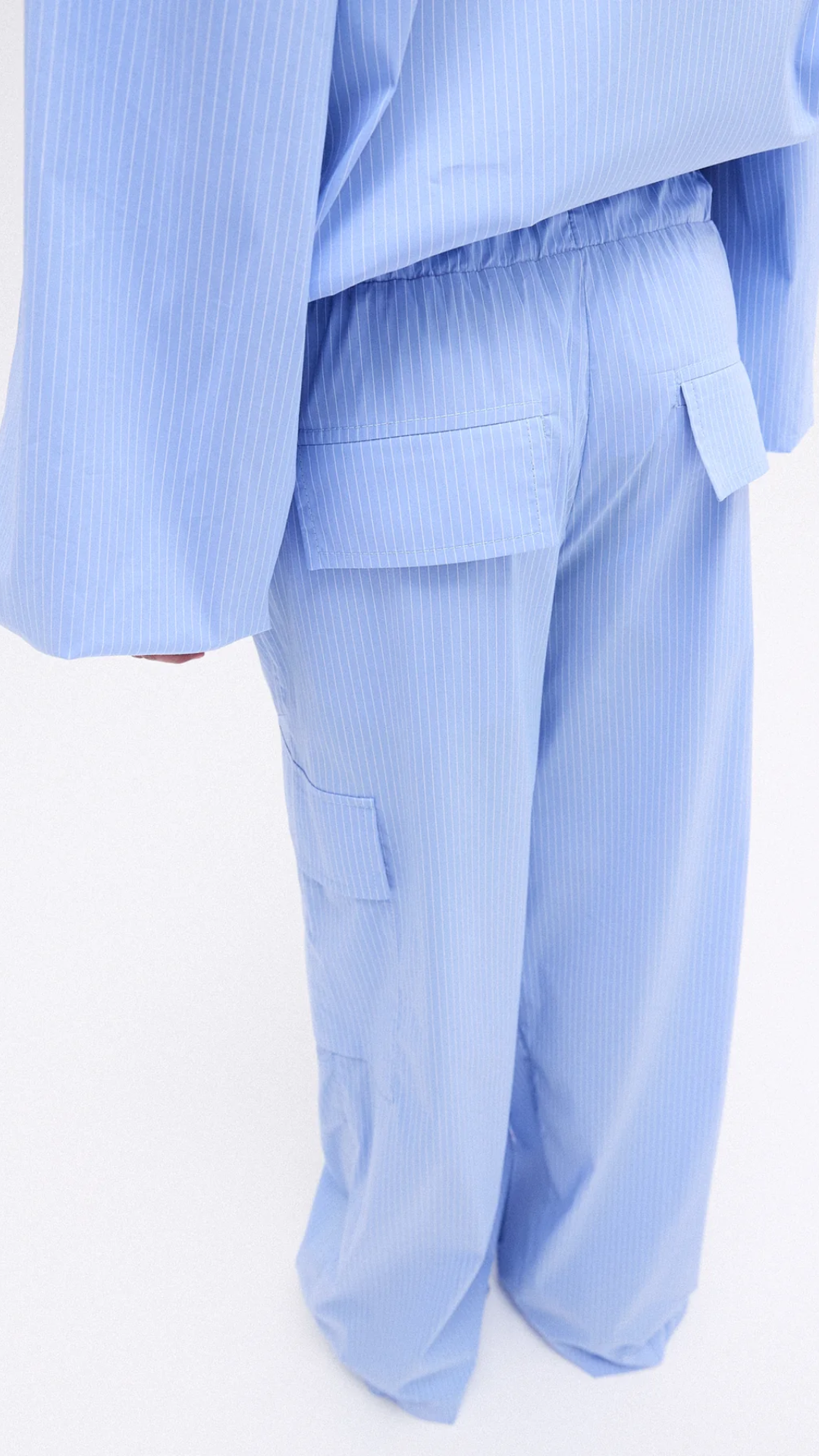 Calça Cargo Elástico Cós Listras Azuis