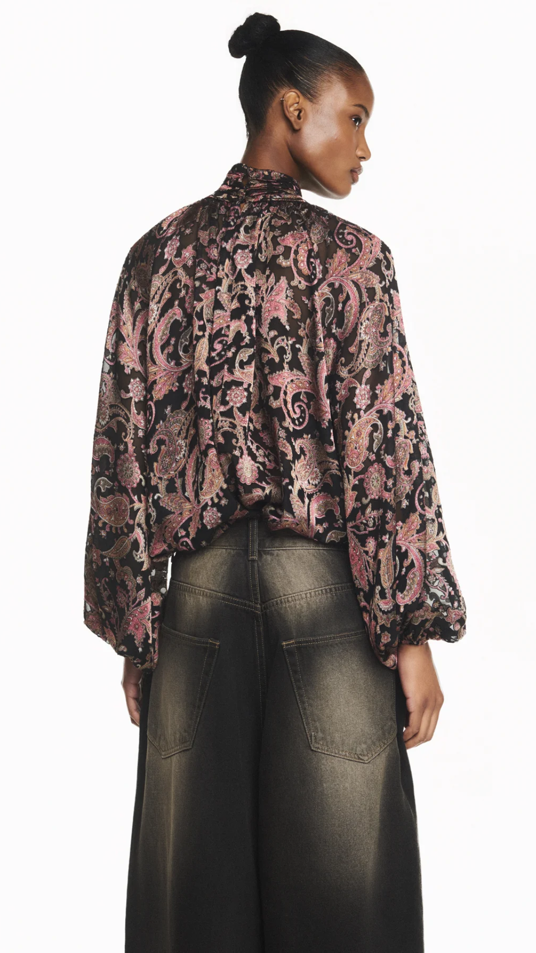 Blusa Manga Longa Gola Alta Georgete Devorê Preto e Vermelho