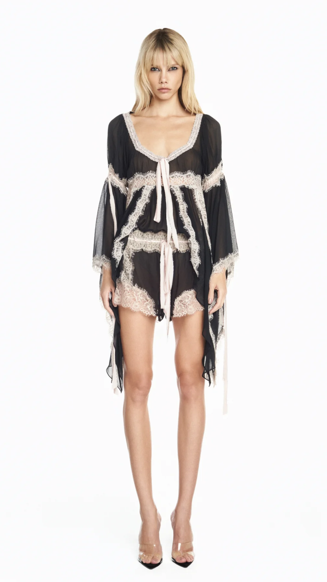 Shorts Chiffon Preto com Renda Bege