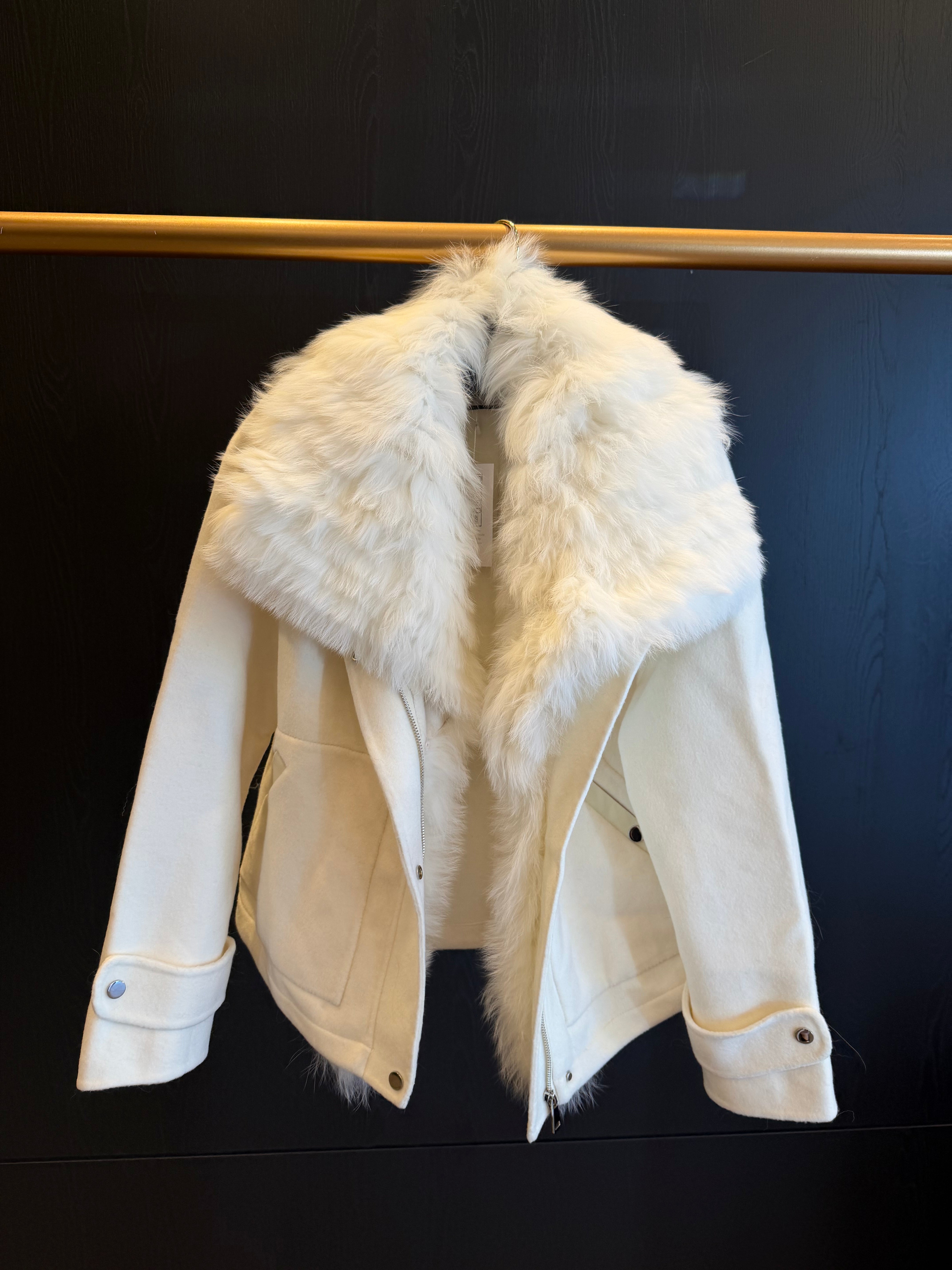 Casaco Lã/Cash Bolsões Fechamento Botão Gola Pele Off White