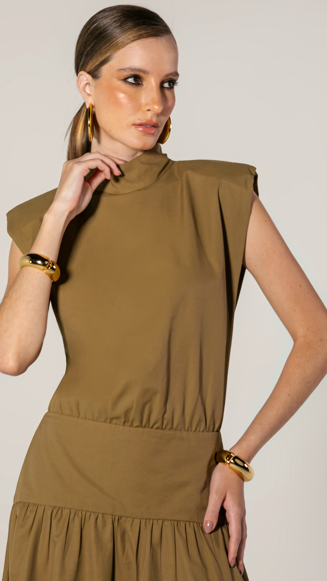 Vestido Longo Cintura Baixa com Pala na Cintura Verde