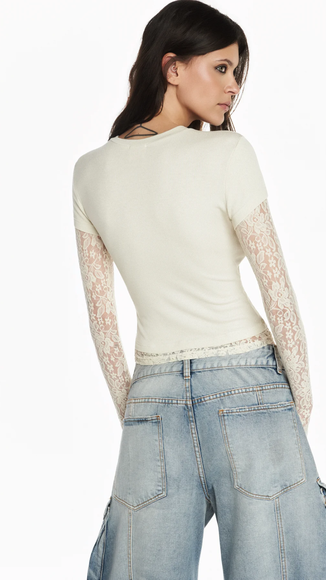 Camiseta Sobreposição Manga Renda Bege